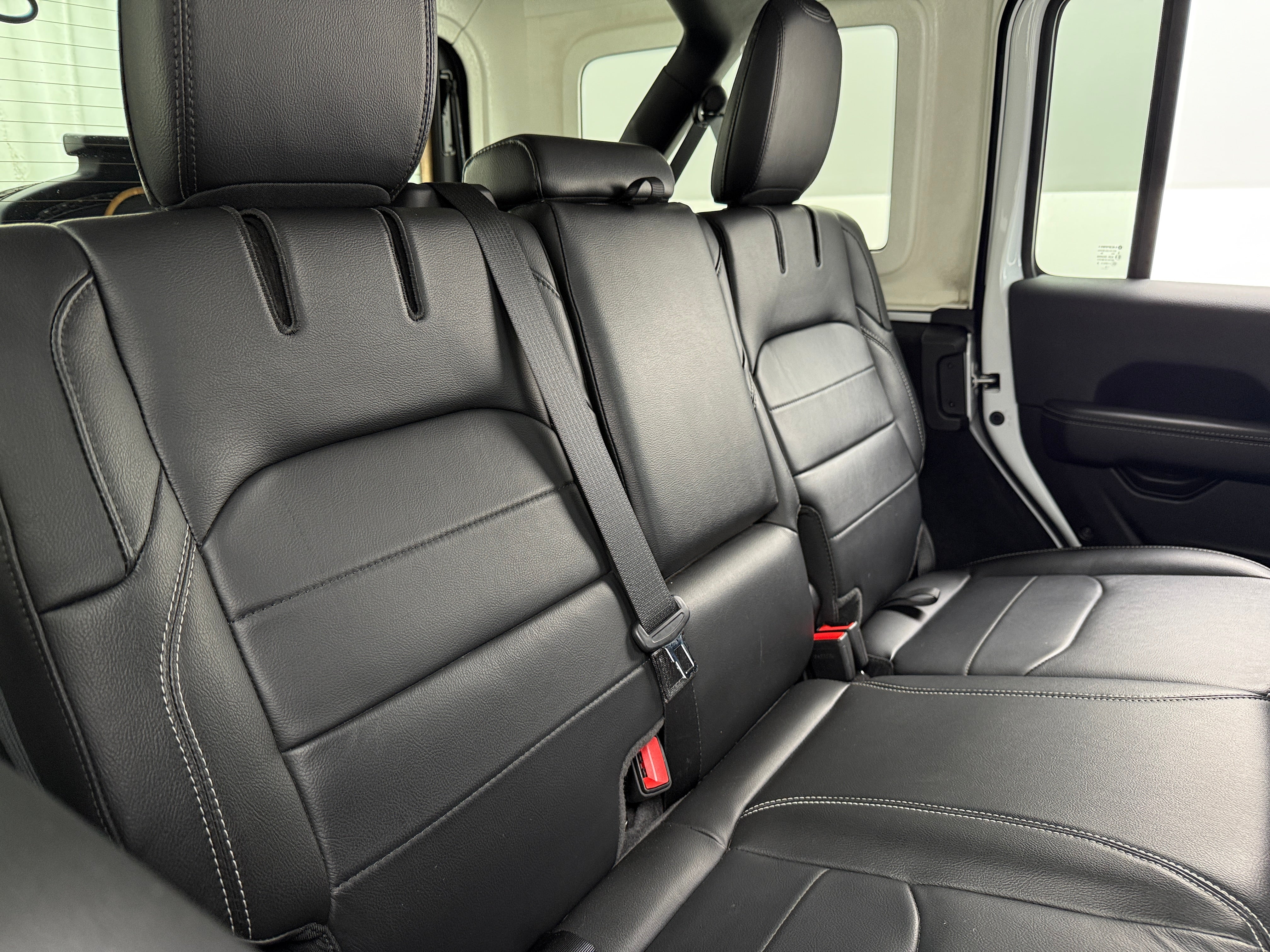 2022 Jeep Wrangler Unlimited Sahara 4xe 5