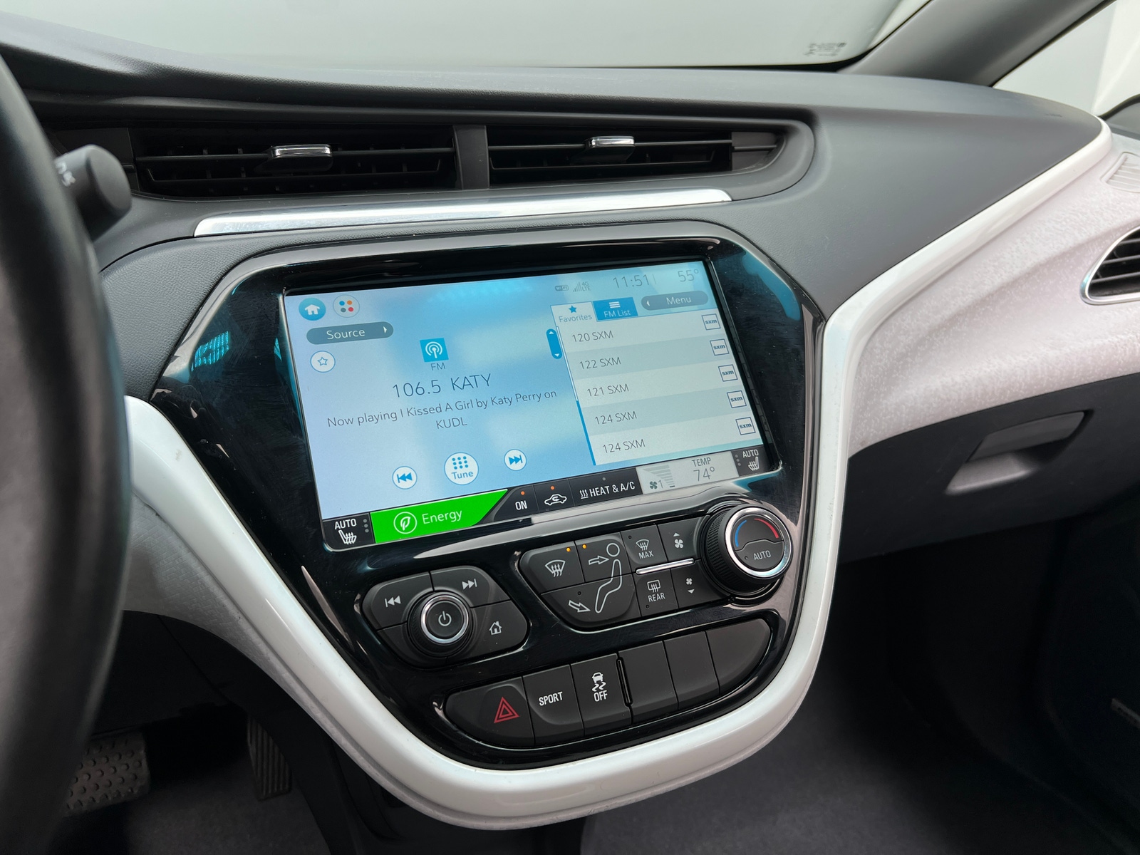 Thumbnail: 2017 Chevrolet Bolt EV - 3