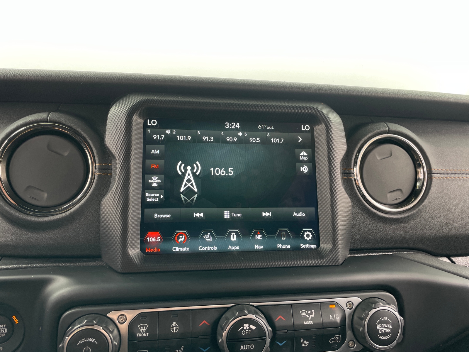 Thumbnail: 2020 Jeep Wrangler - 3