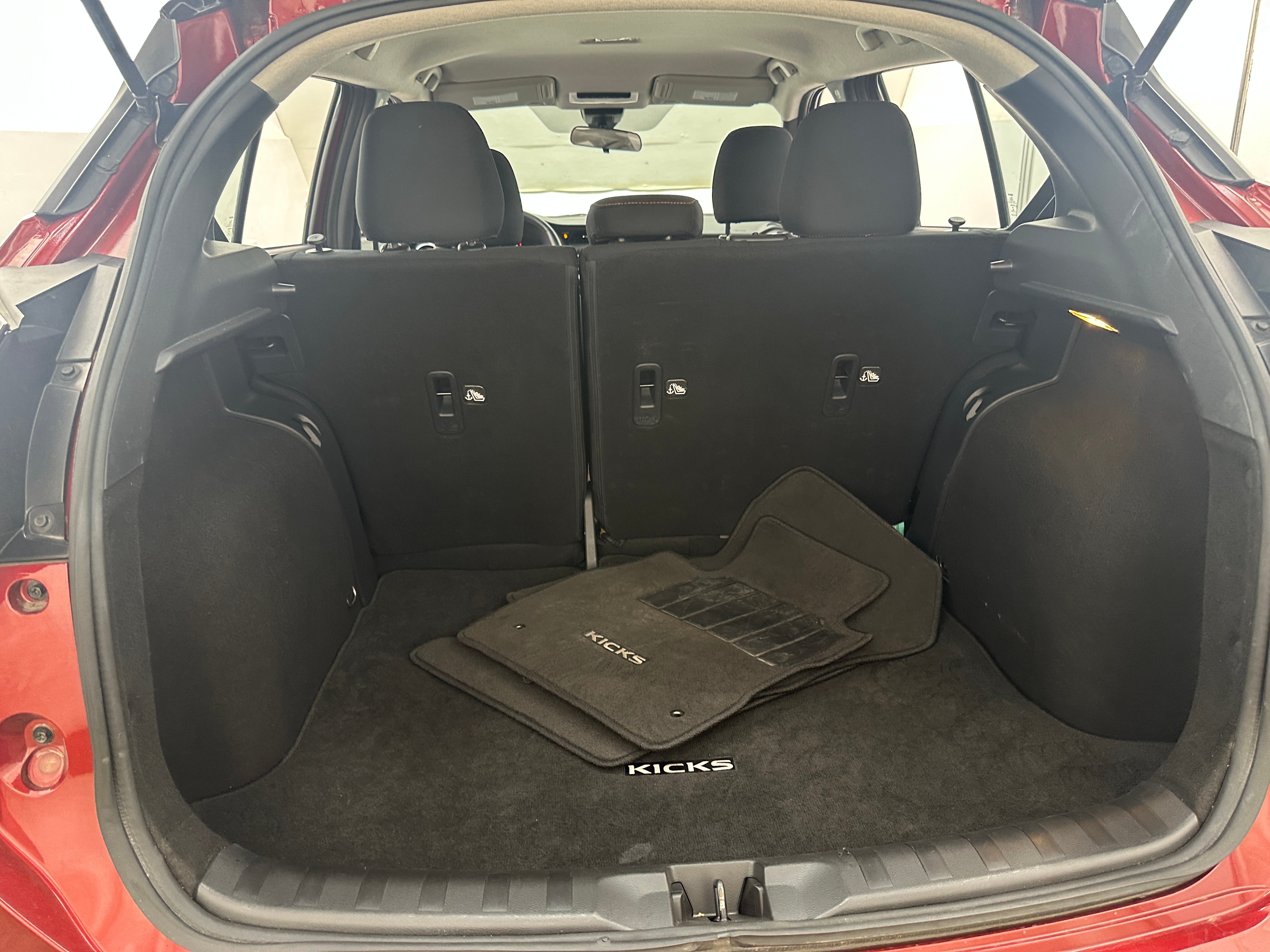 2022 Nissan Kicks SR 7