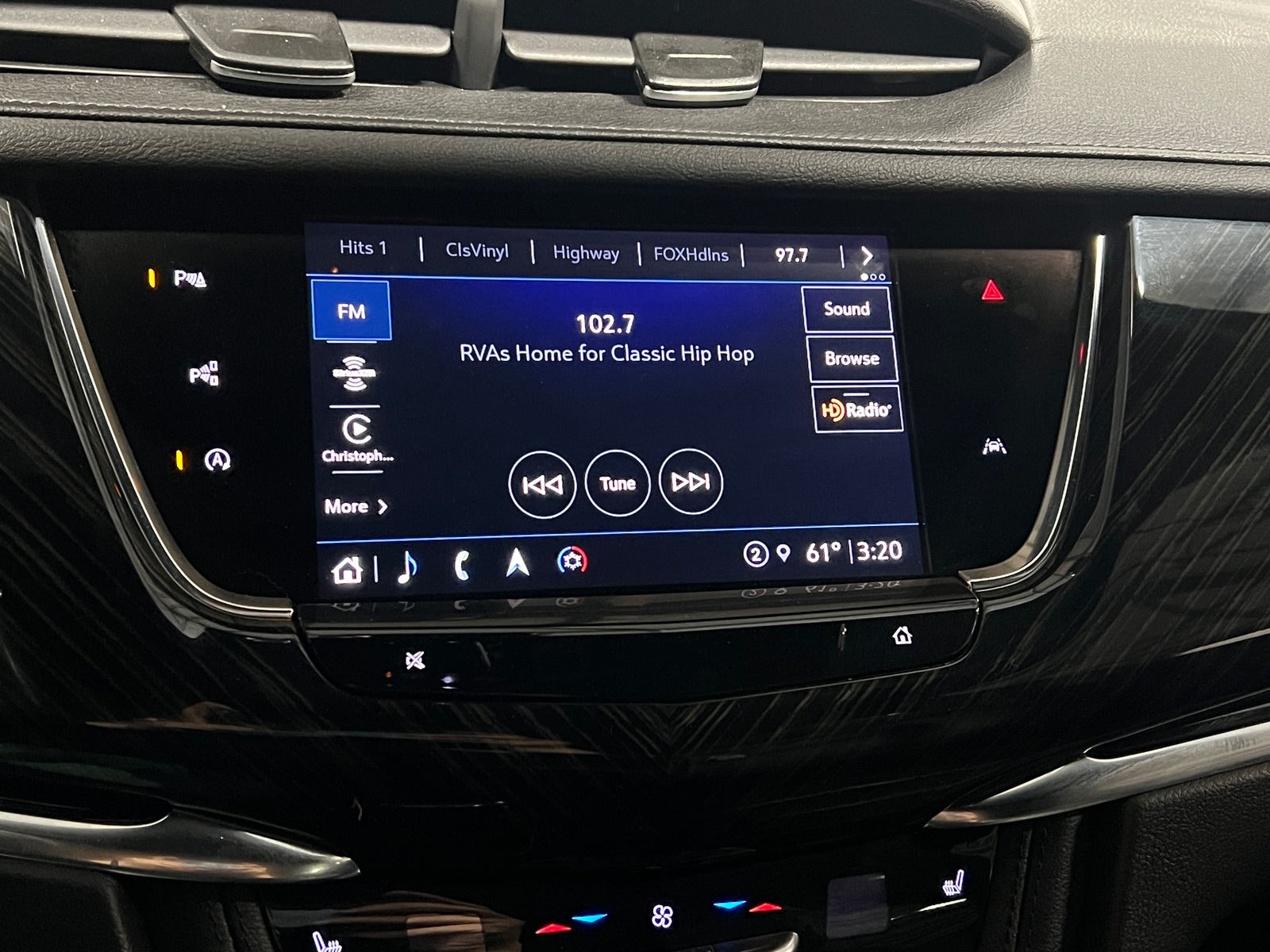 Thumbnail: 2022 Cadillac XT6 - 3