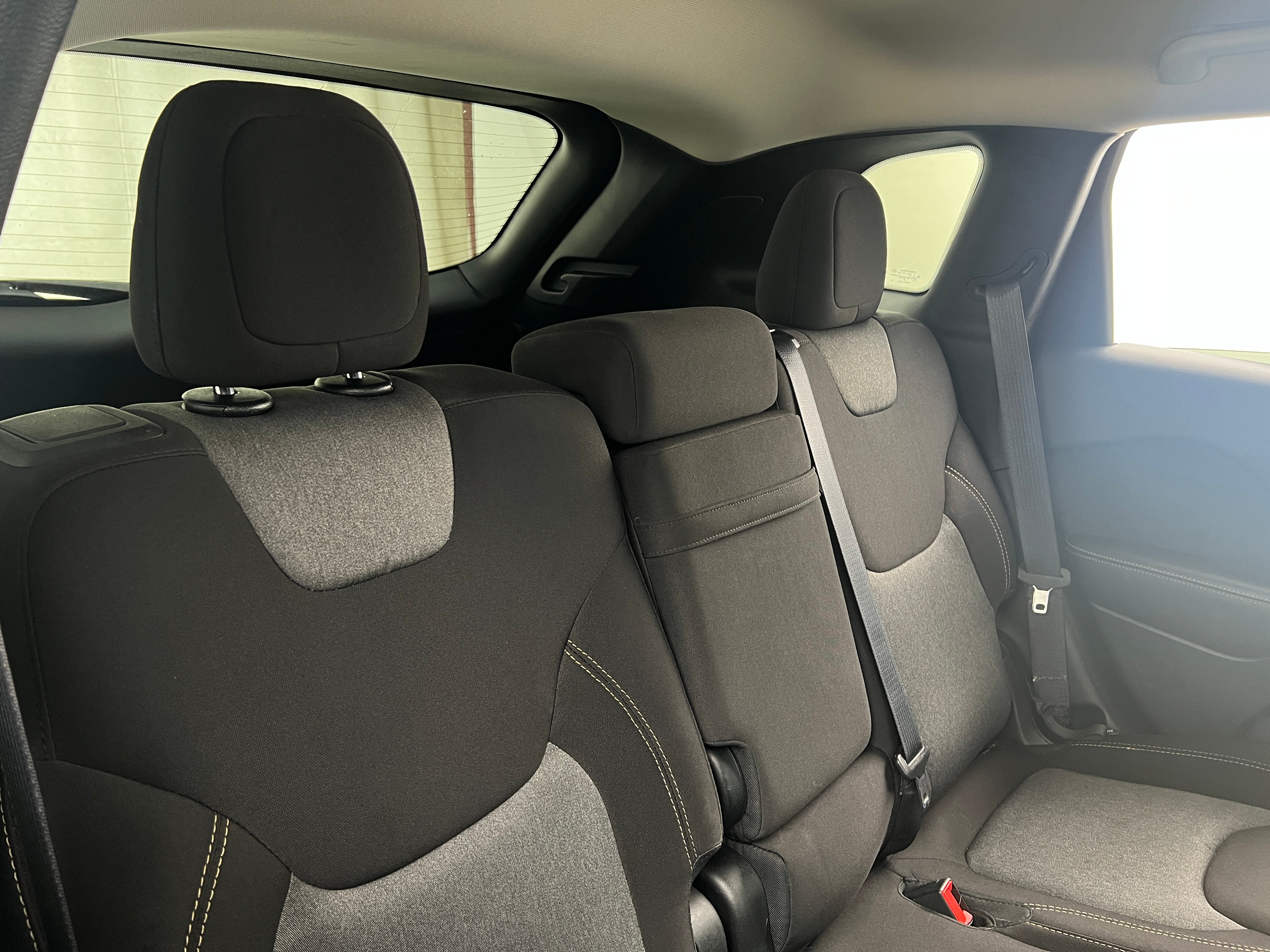 2016 Jeep Cherokee Sport Altitude 6