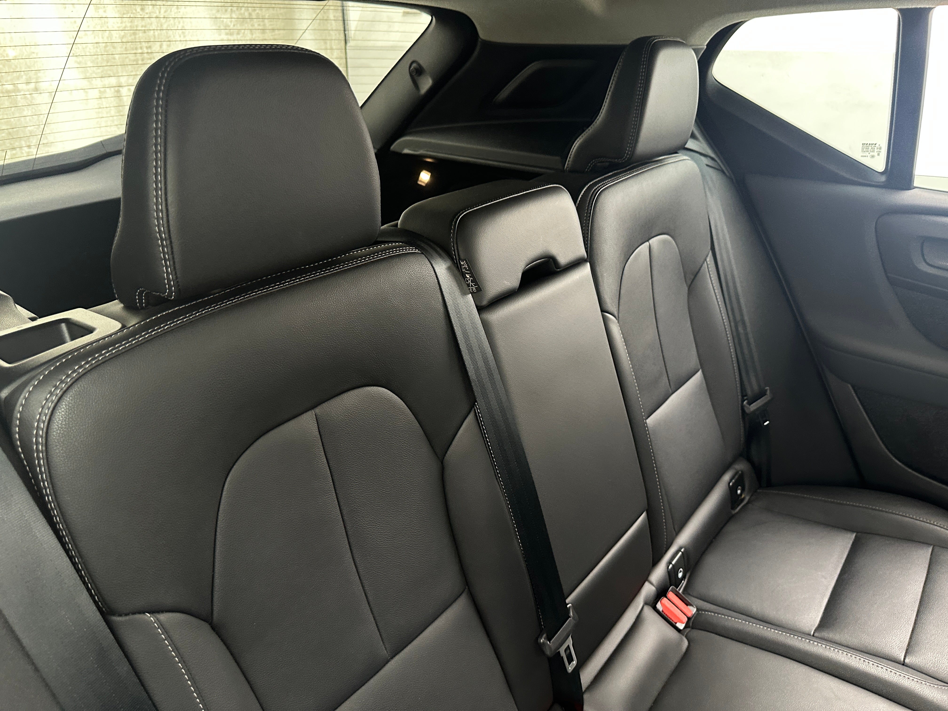 2024 Volvo XC40 B5 Core 6
