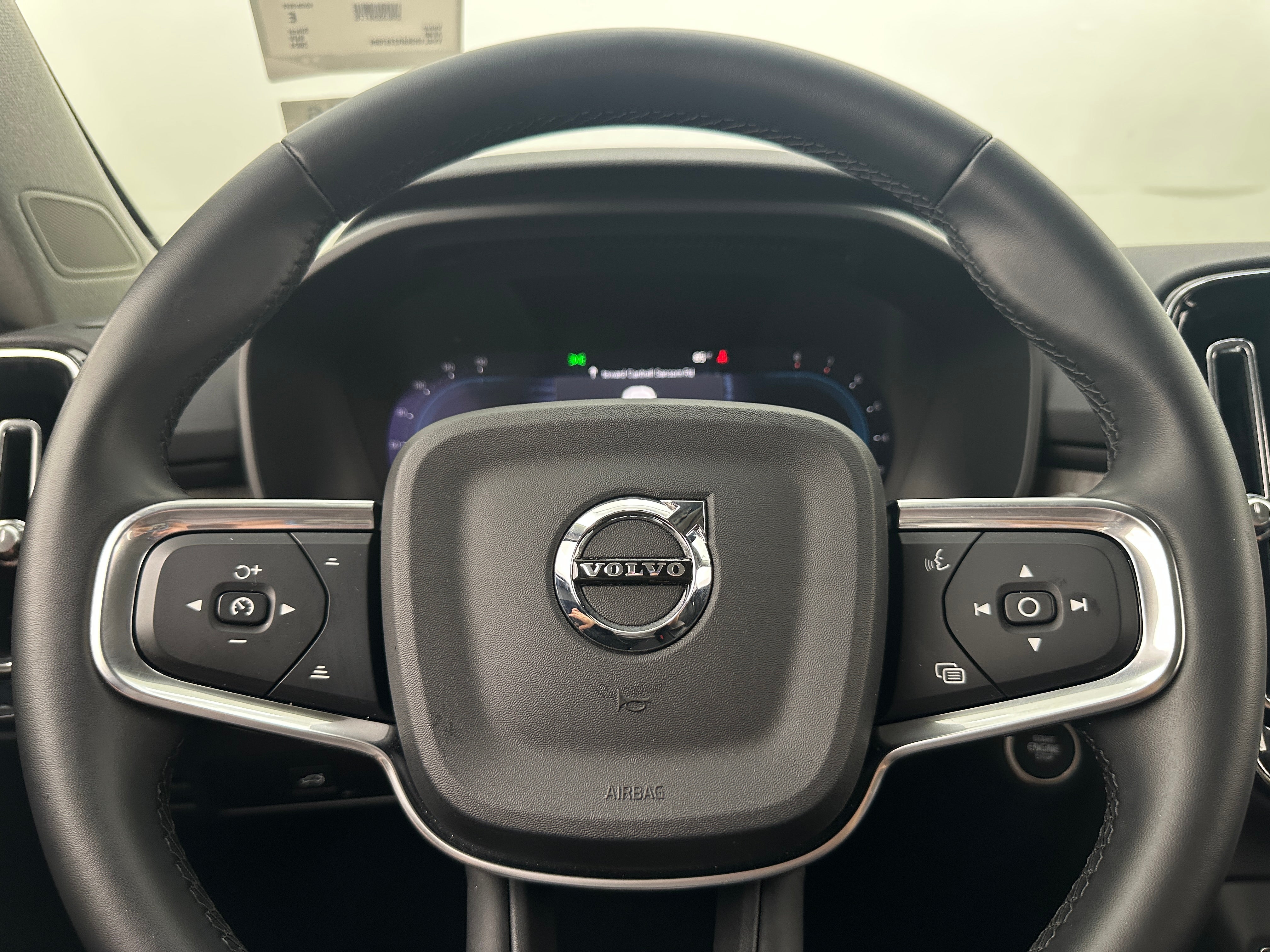 2024 Volvo XC40 B5 Core 5