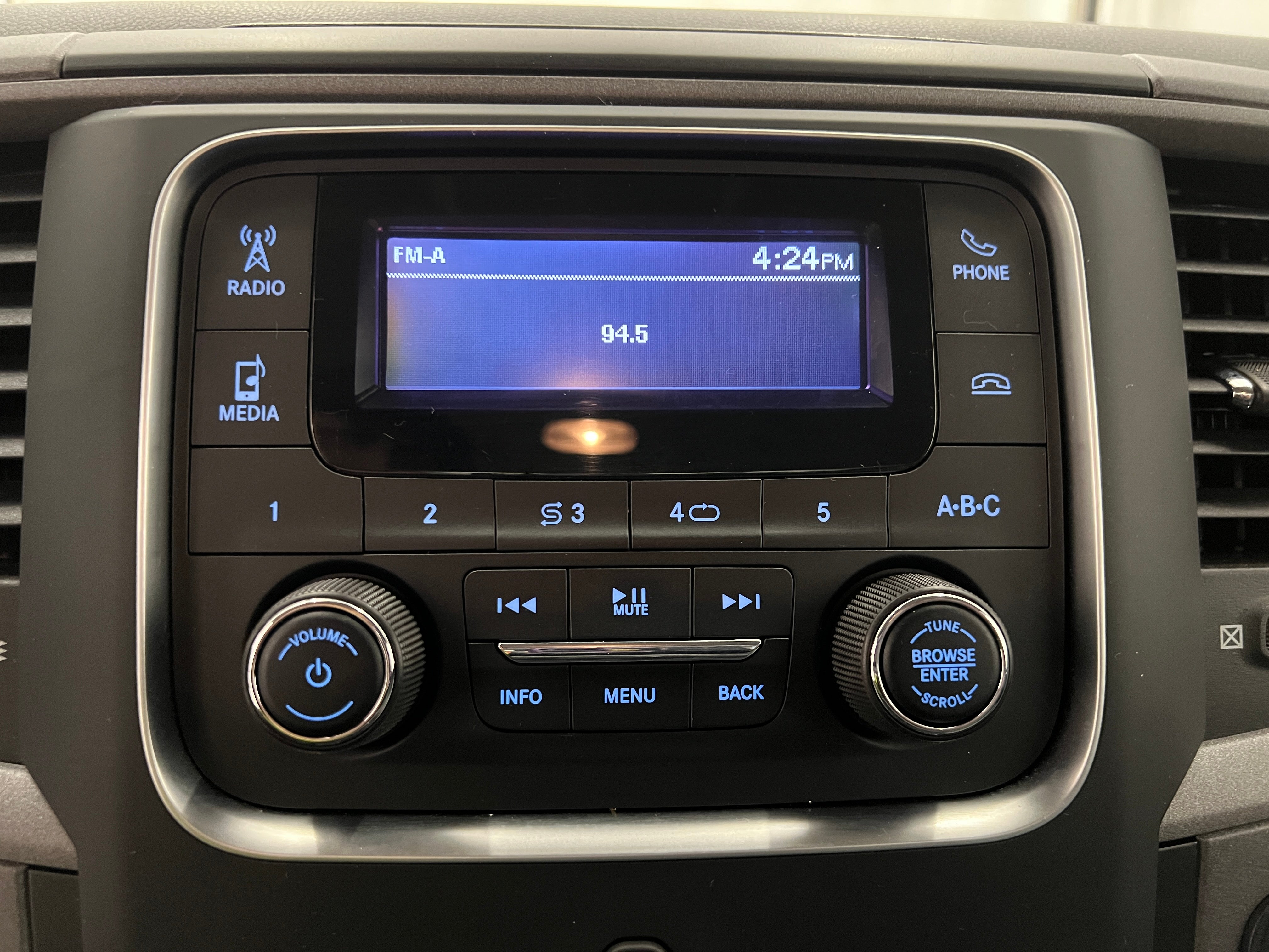 2018 RAM 3500 Tradesman 4