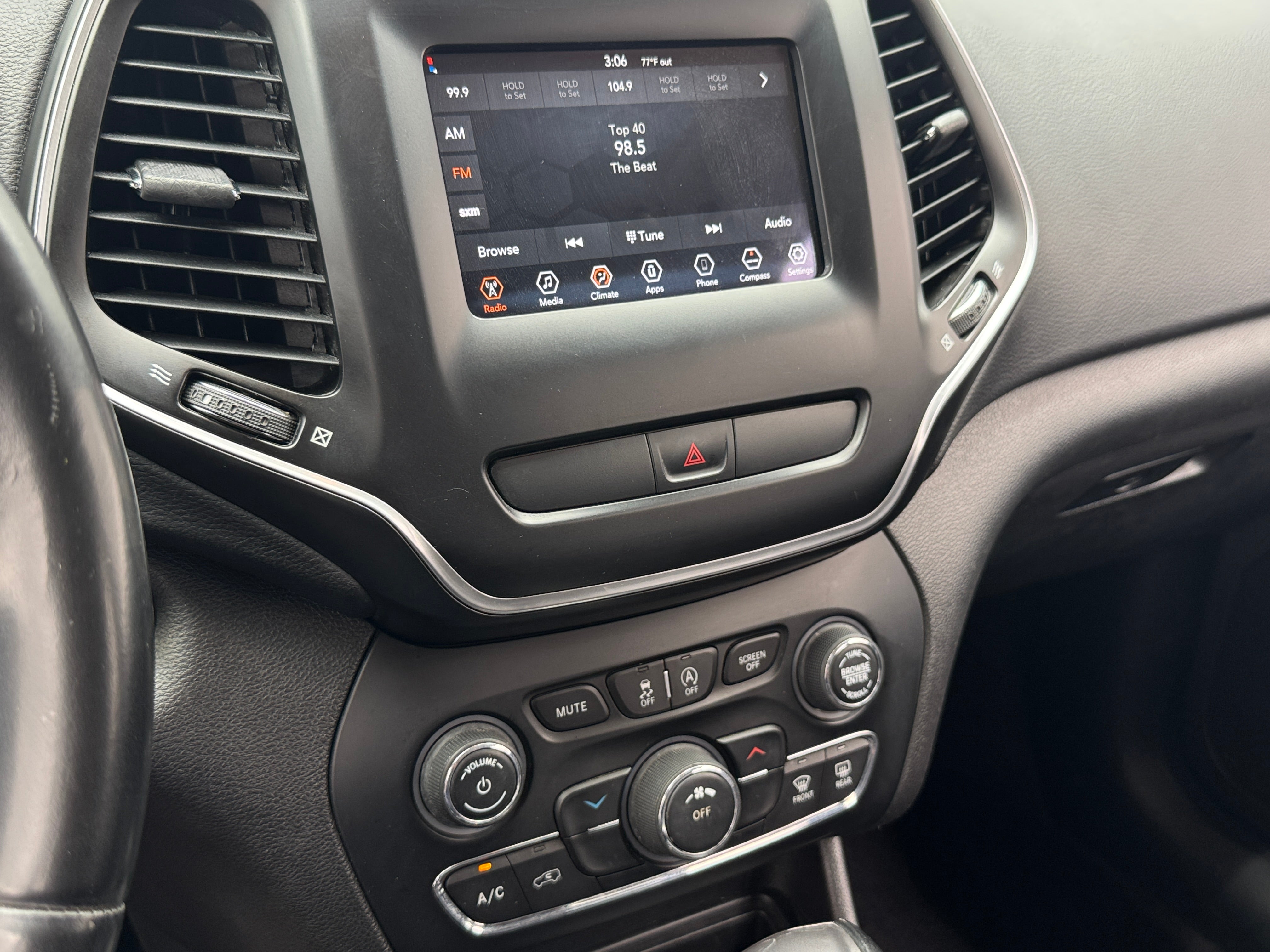2019 Jeep Cherokee Latitude 4
