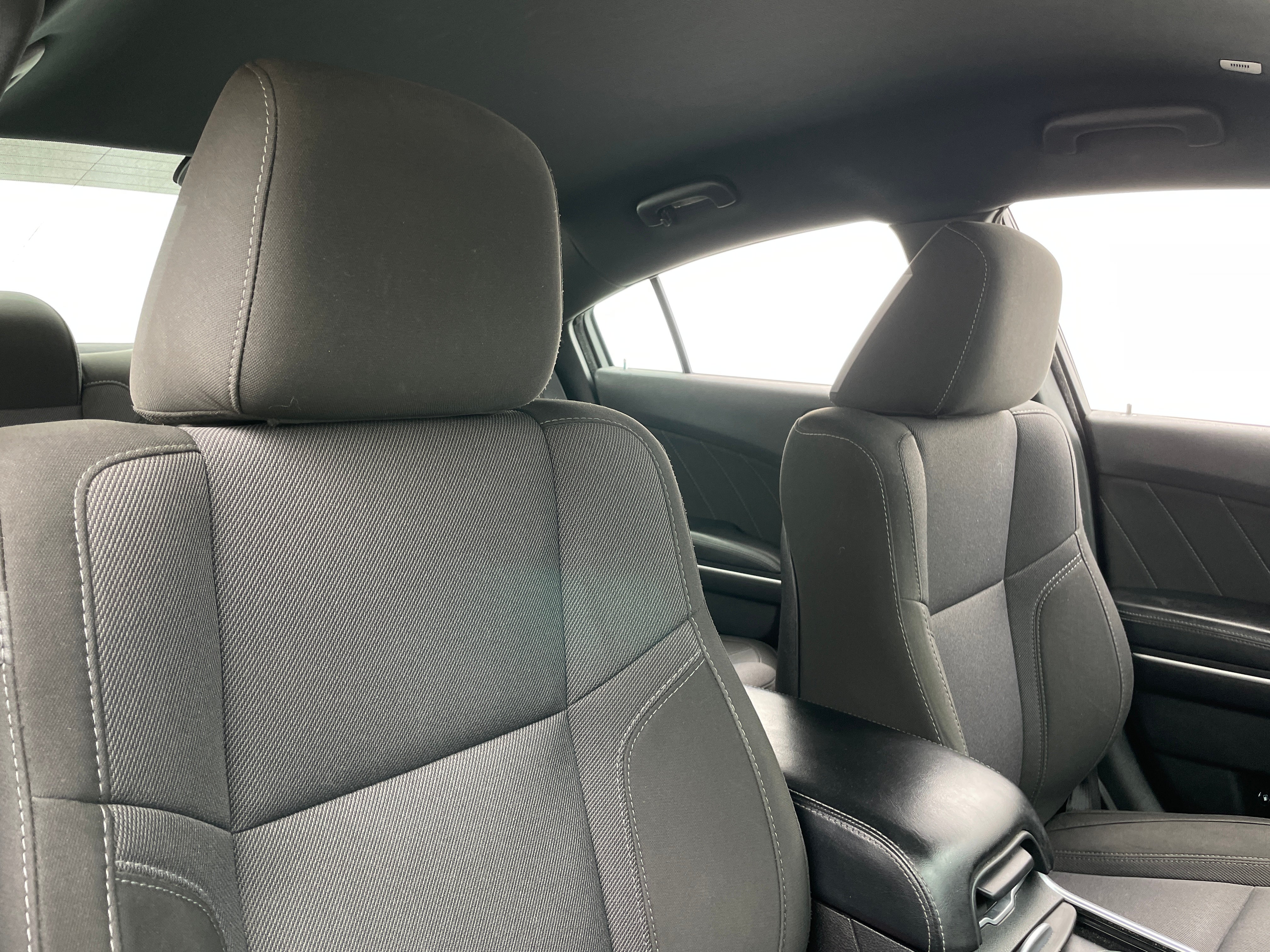 2019 Dodge Charger SXT 2