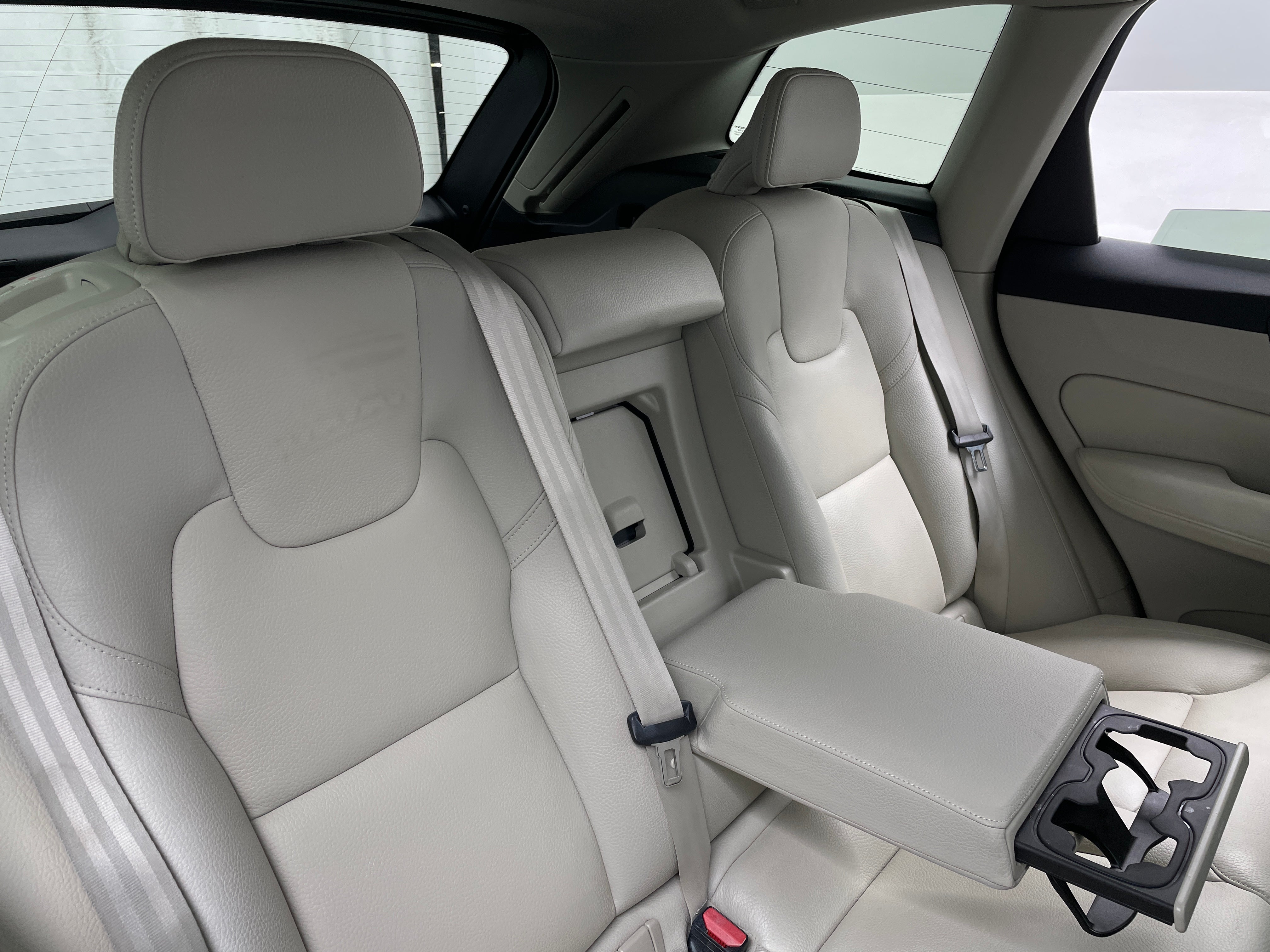 2023 Volvo XC60 B5 Plus 5