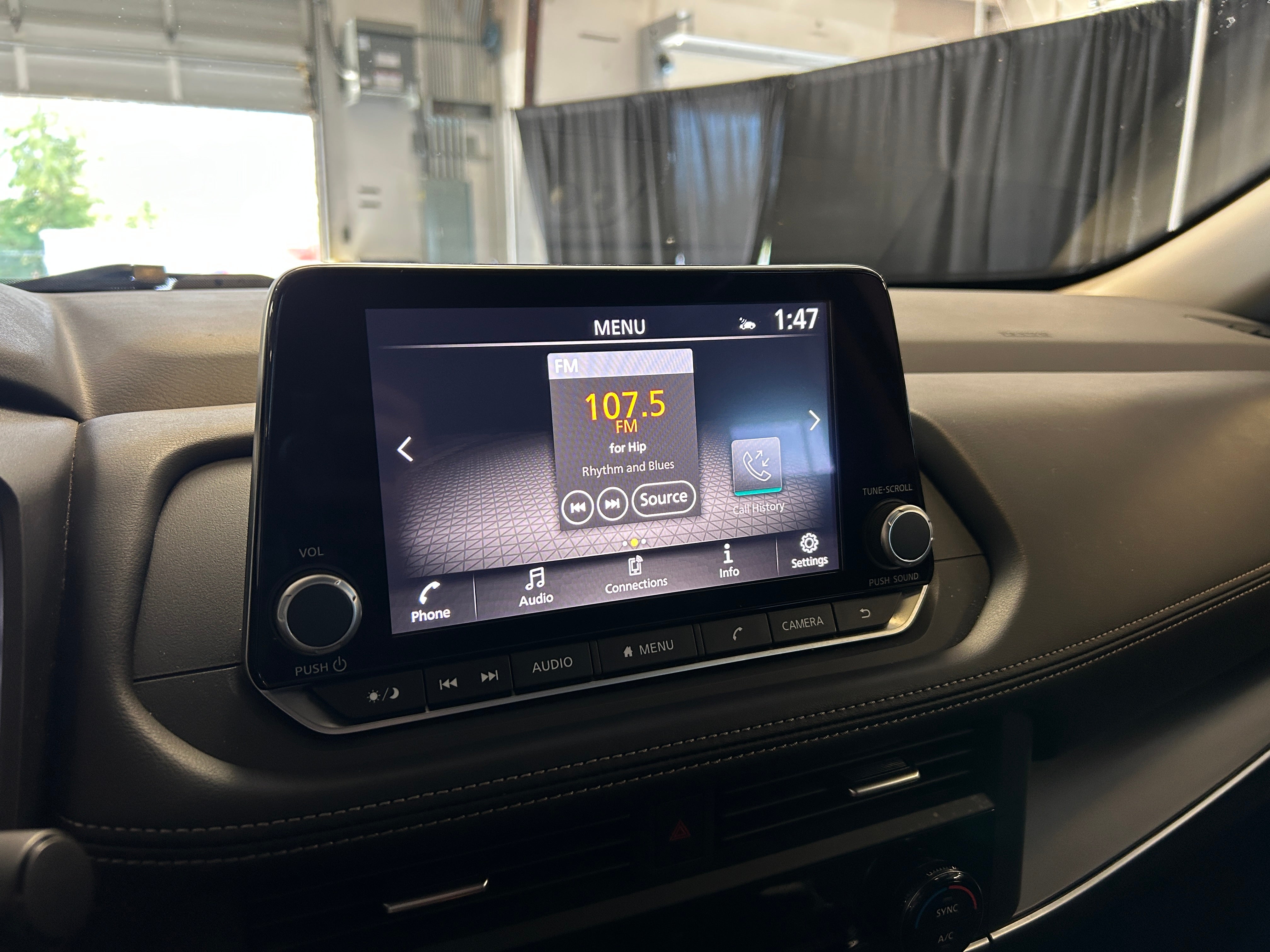 2024 Nissan Rogue SV 4