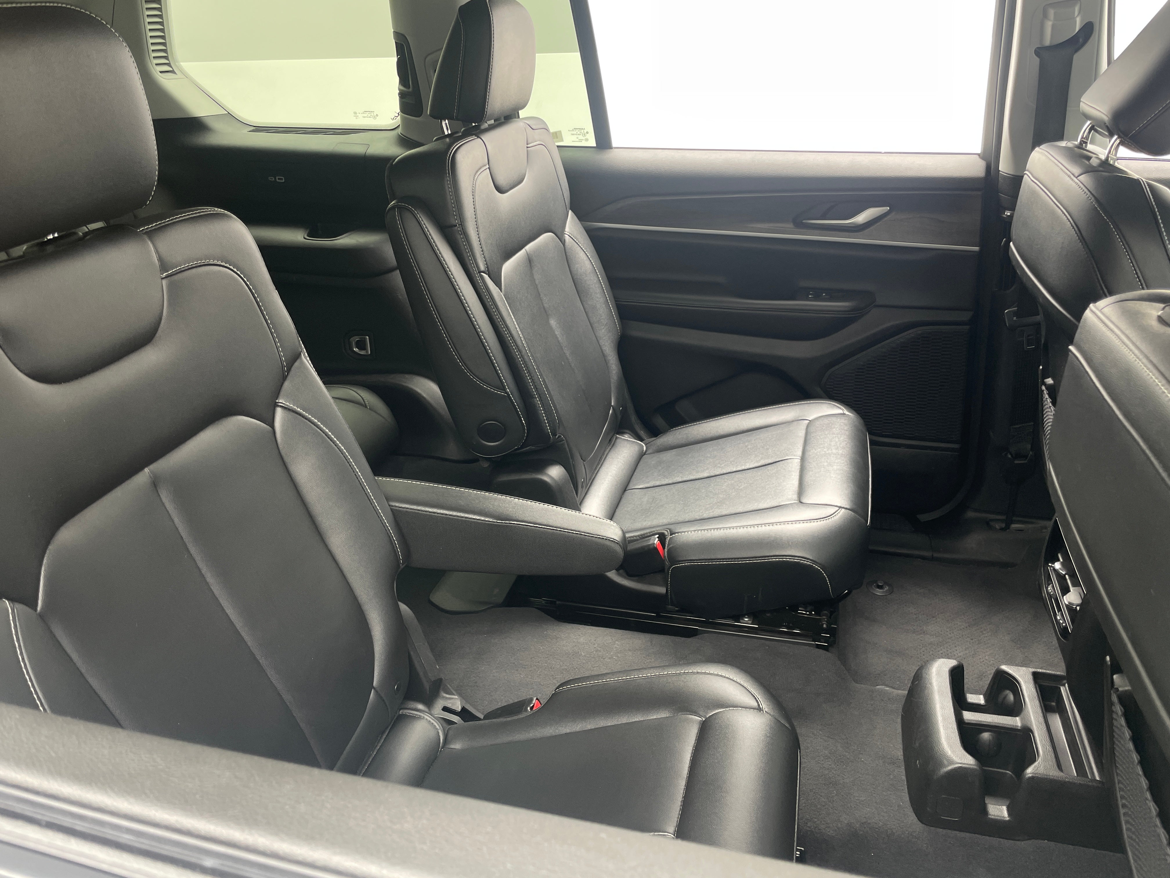 2023 Jeep Grand Cherokee L Limited Edition 5