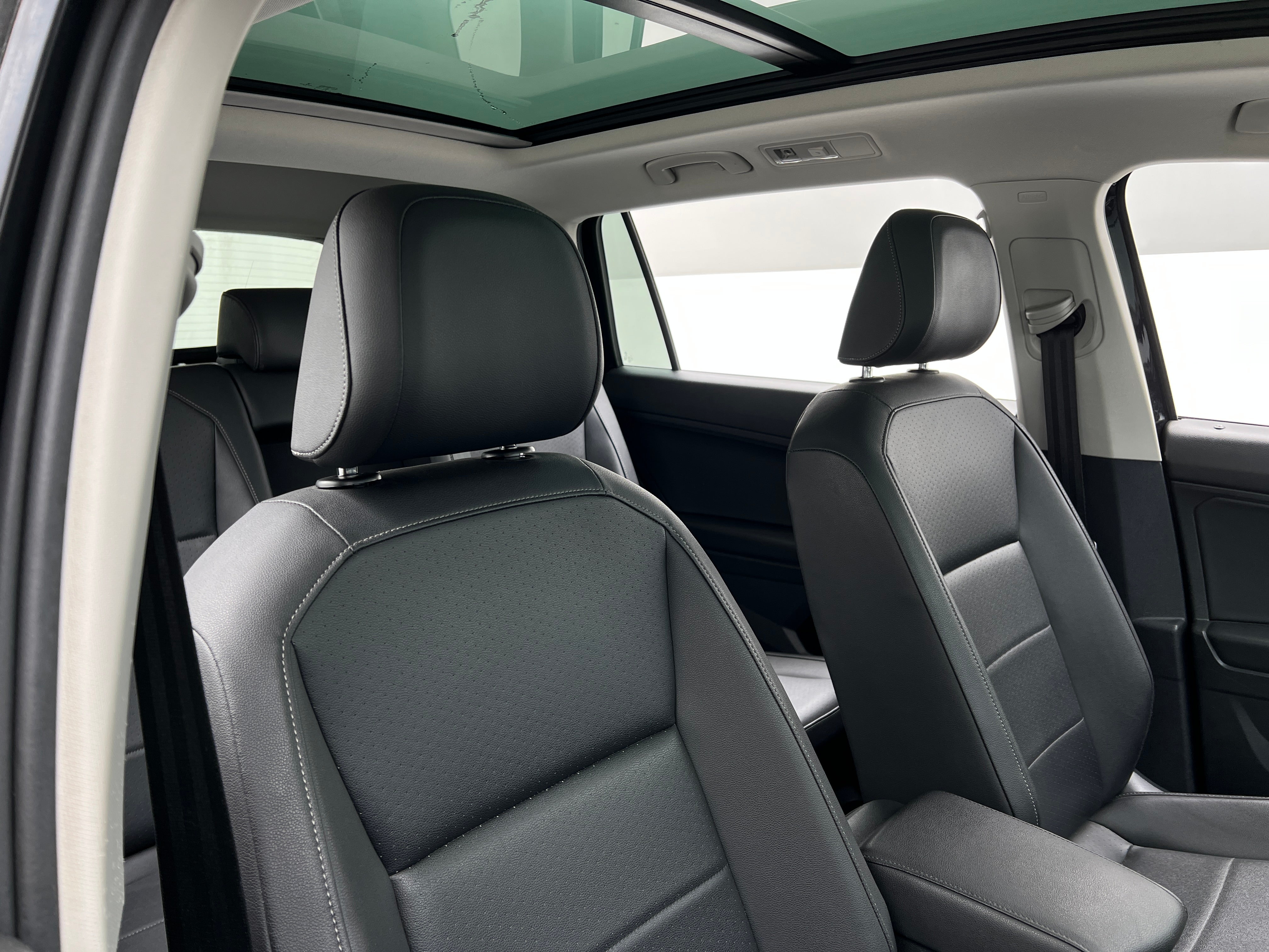 2020 Volkswagen Tiguan SEL 2