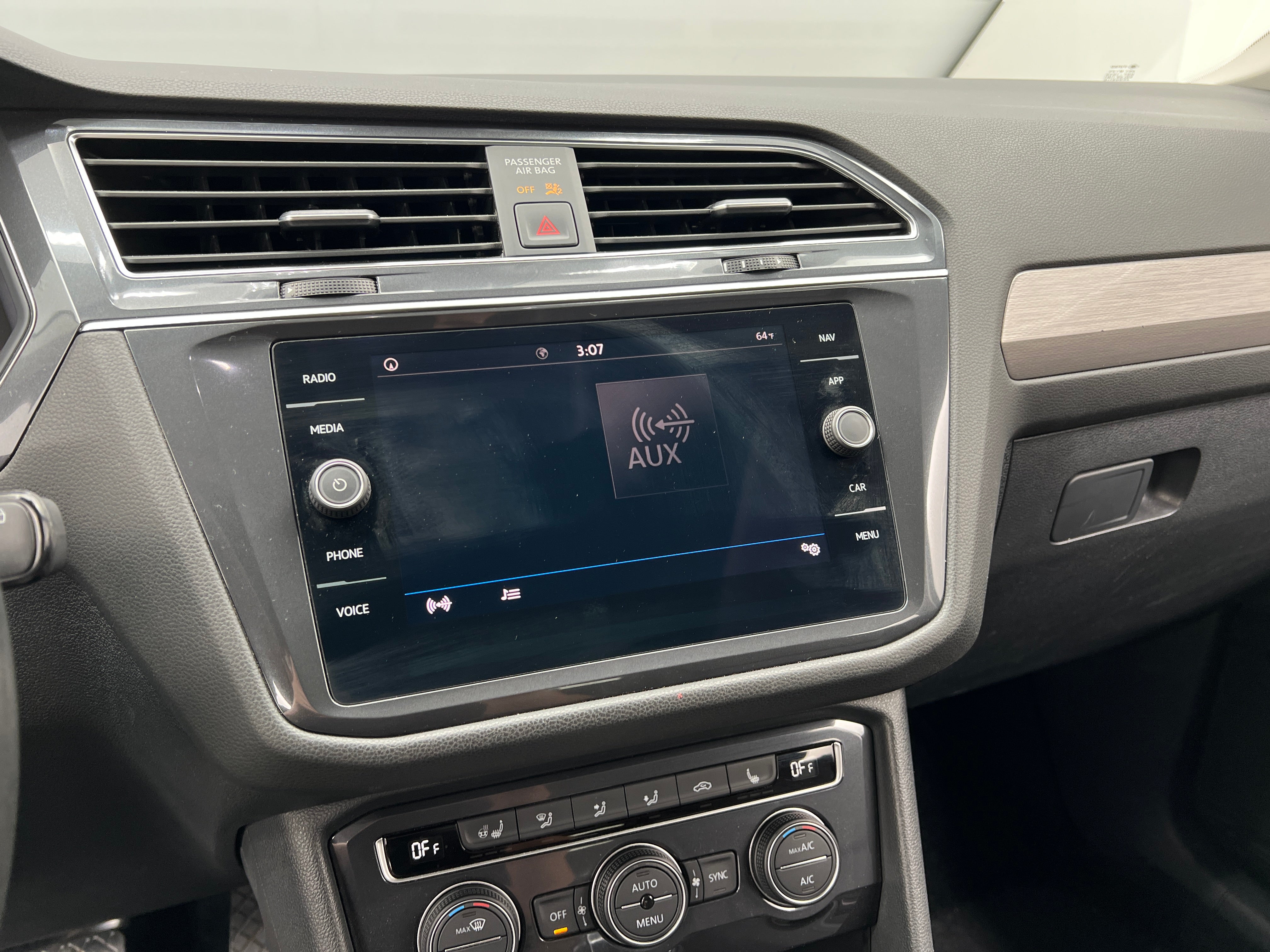 2020 Volkswagen Tiguan SEL 4