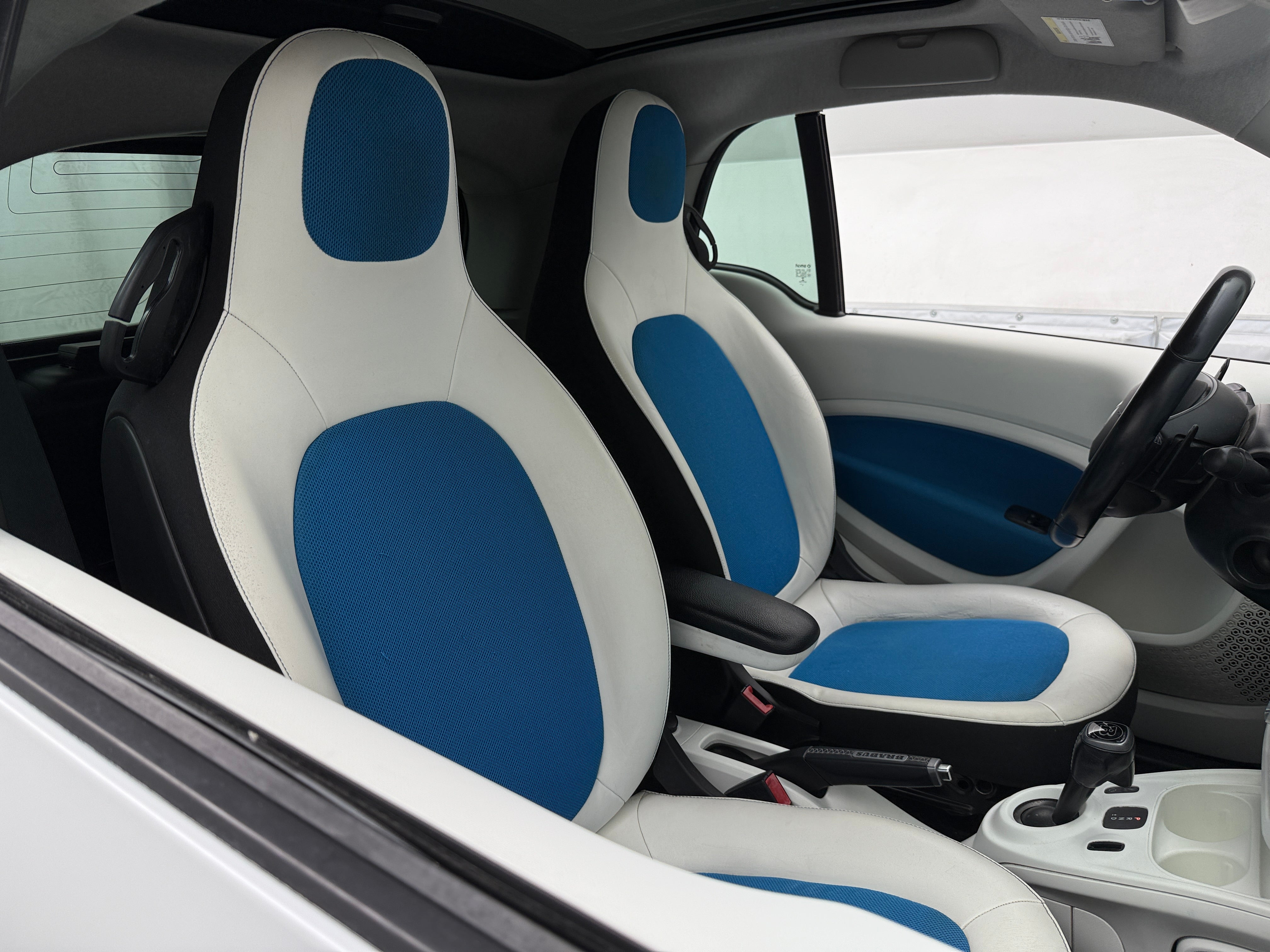 2017 smart fortwo Passion 2