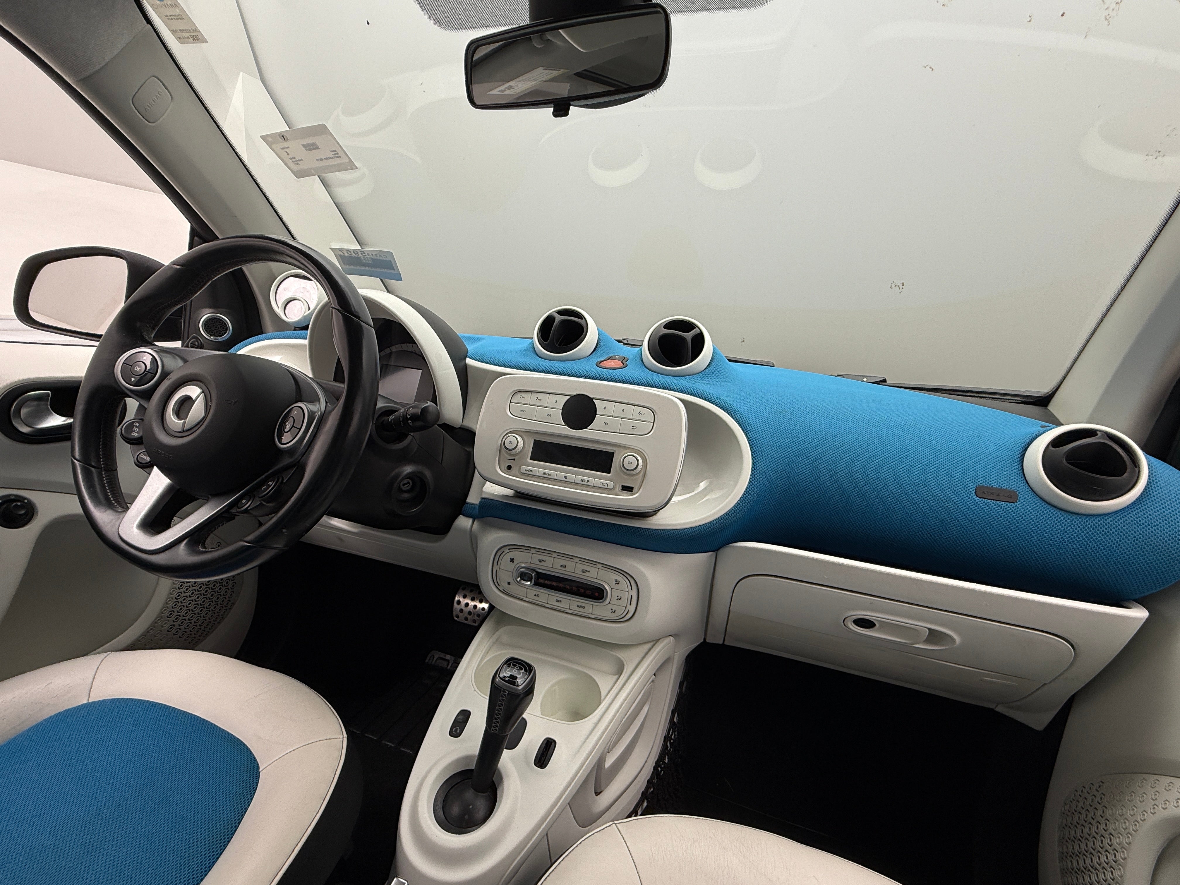 2017 smart fortwo Passion 3