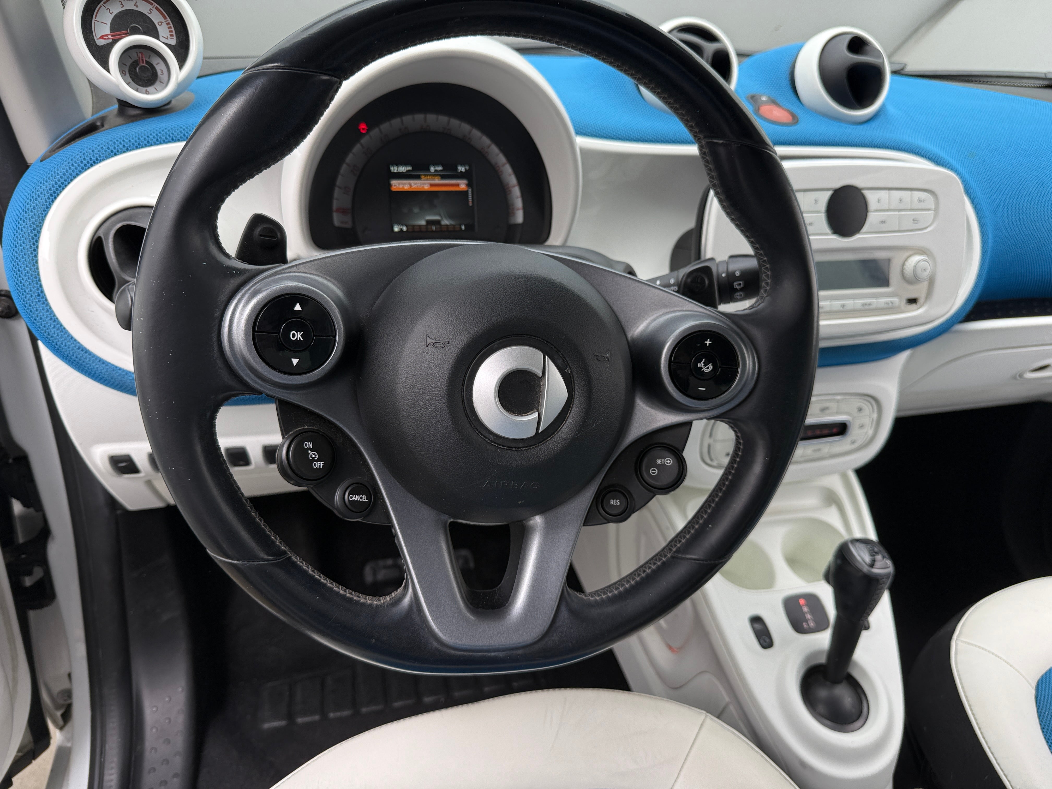 2017 smart fortwo Passion 5