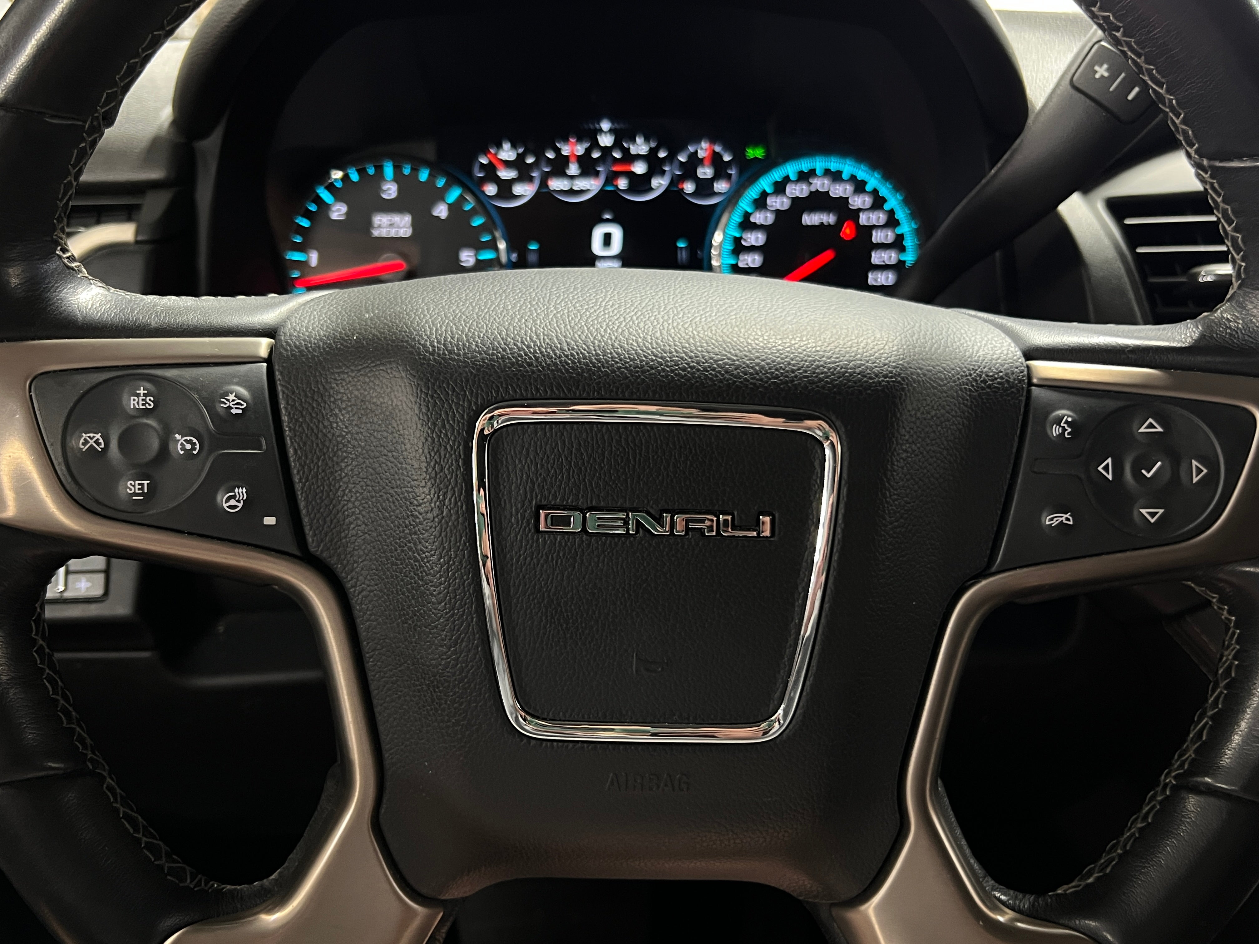 2019 GMC Yukon Denali 4