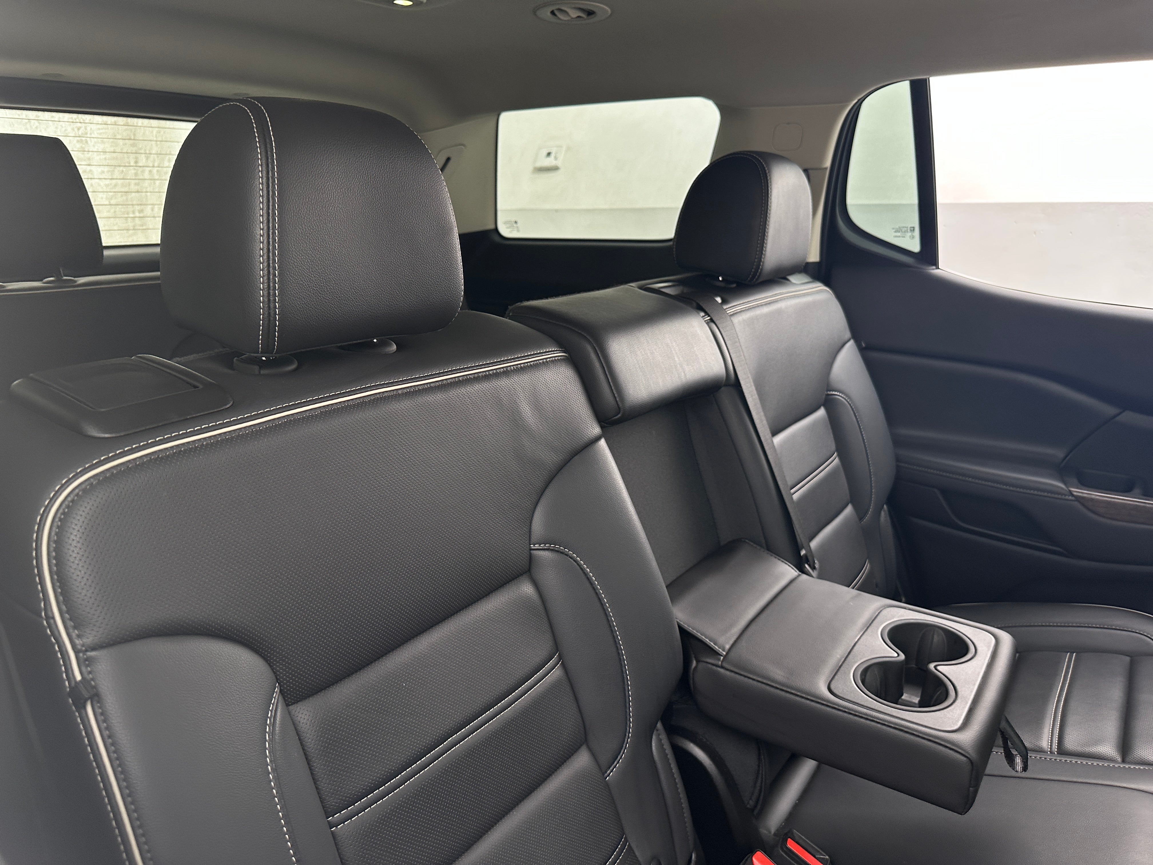 2023 GMC Acadia Denali 6