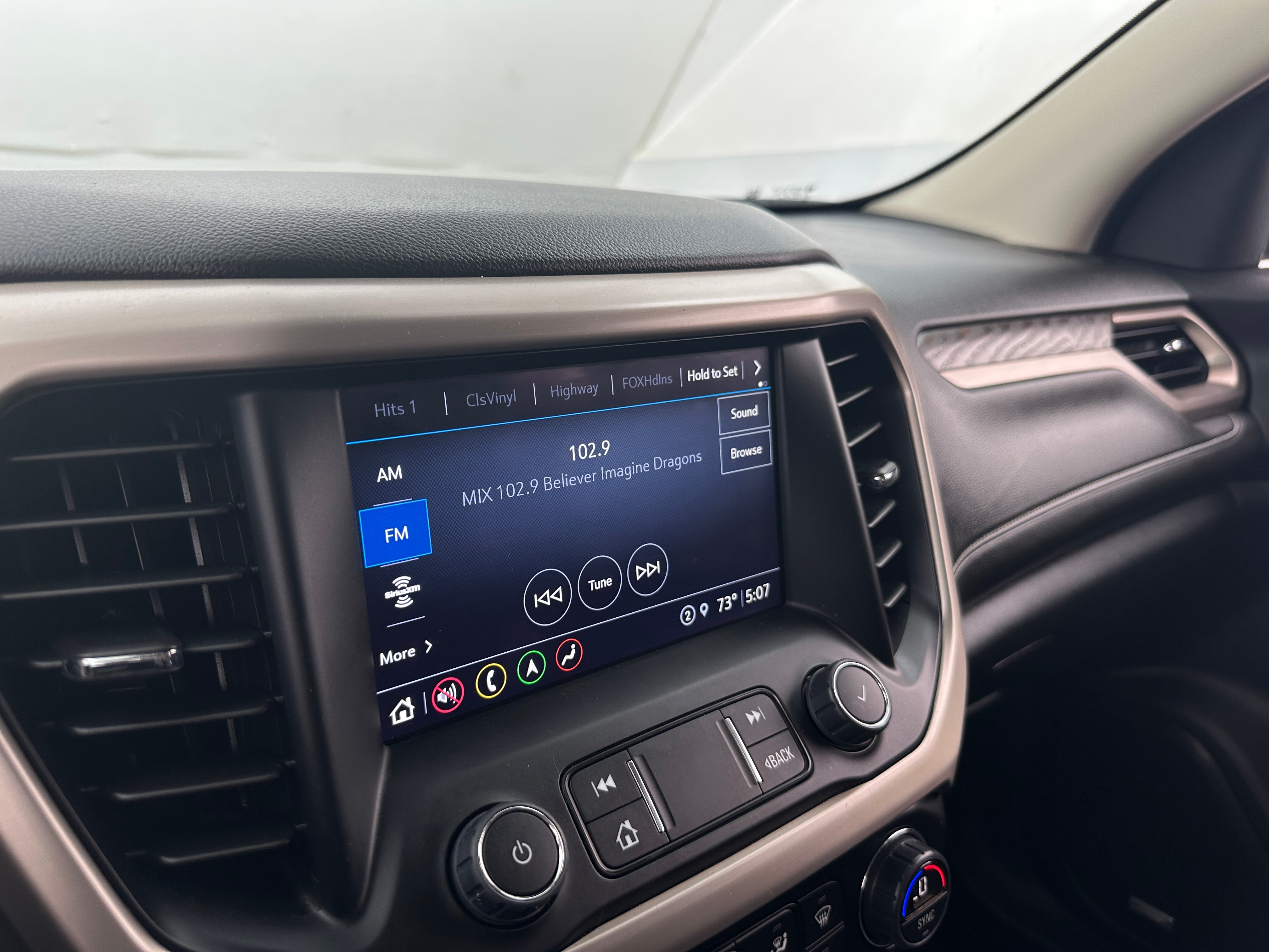 2023 GMC Acadia Denali 4