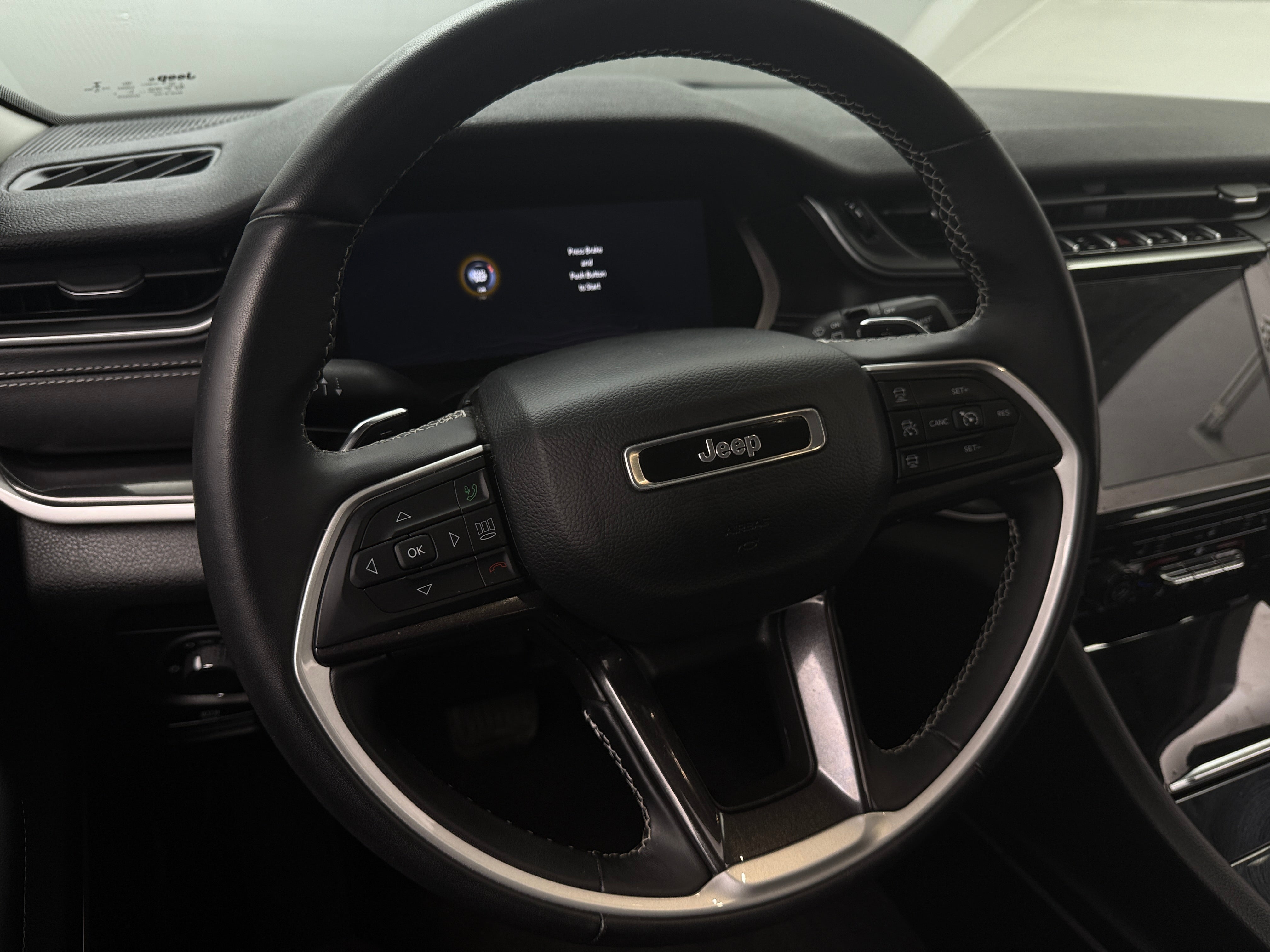 2022 Jeep Grand Cherokee L Laredo 5