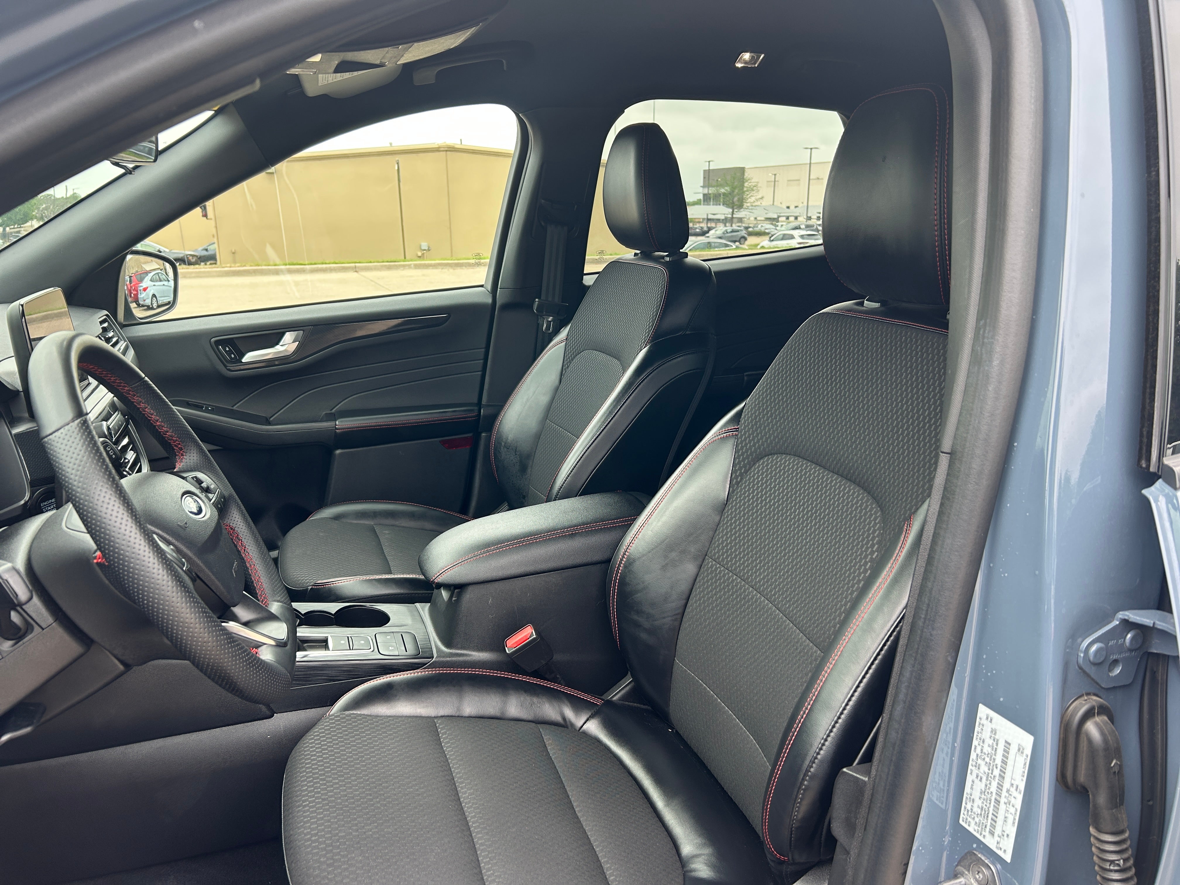 2023 Ford Escape ST-Line 2