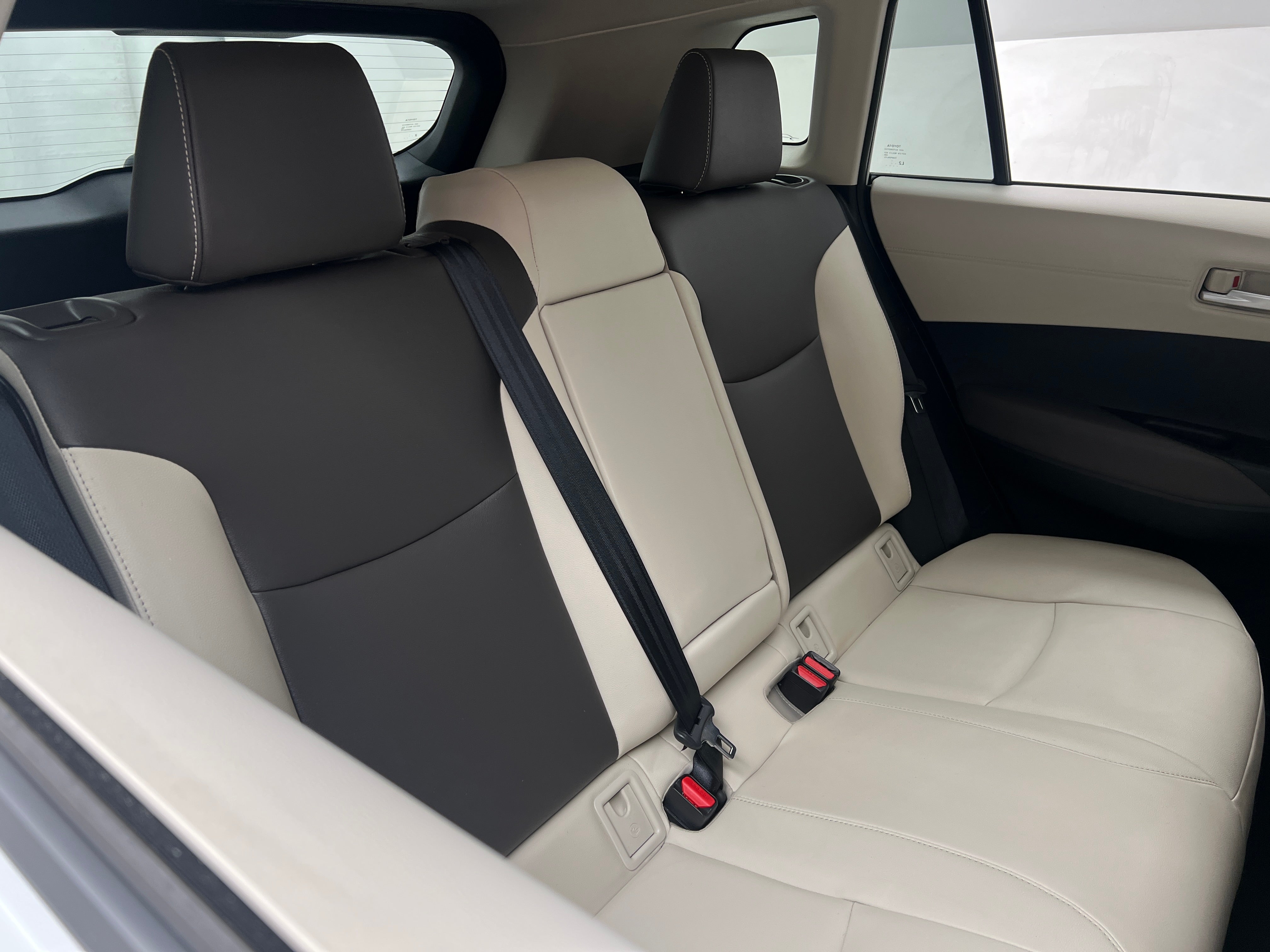 2022 Toyota Corolla Cross XLE 5