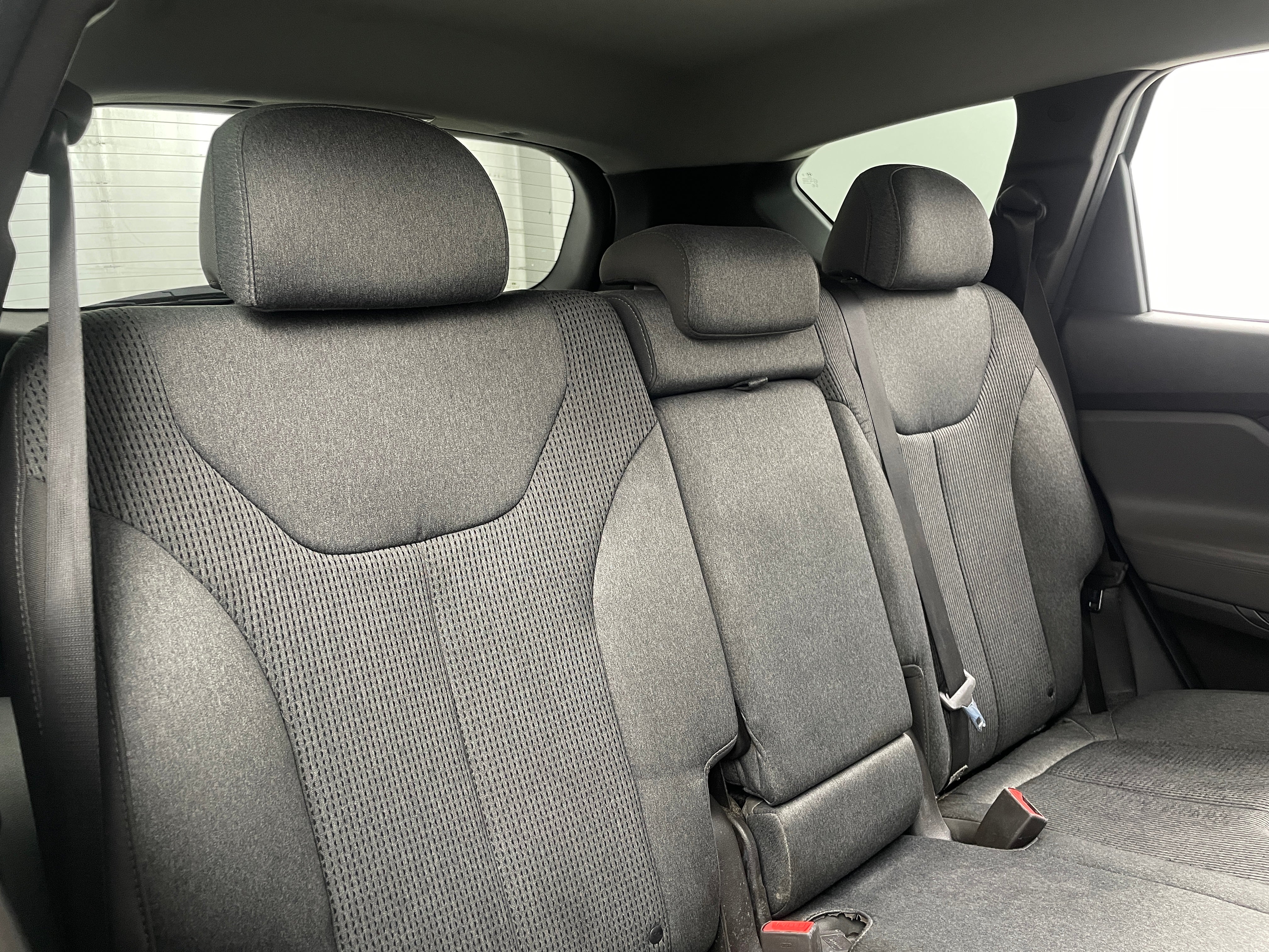 2020 Hyundai Santa Fe SE 6