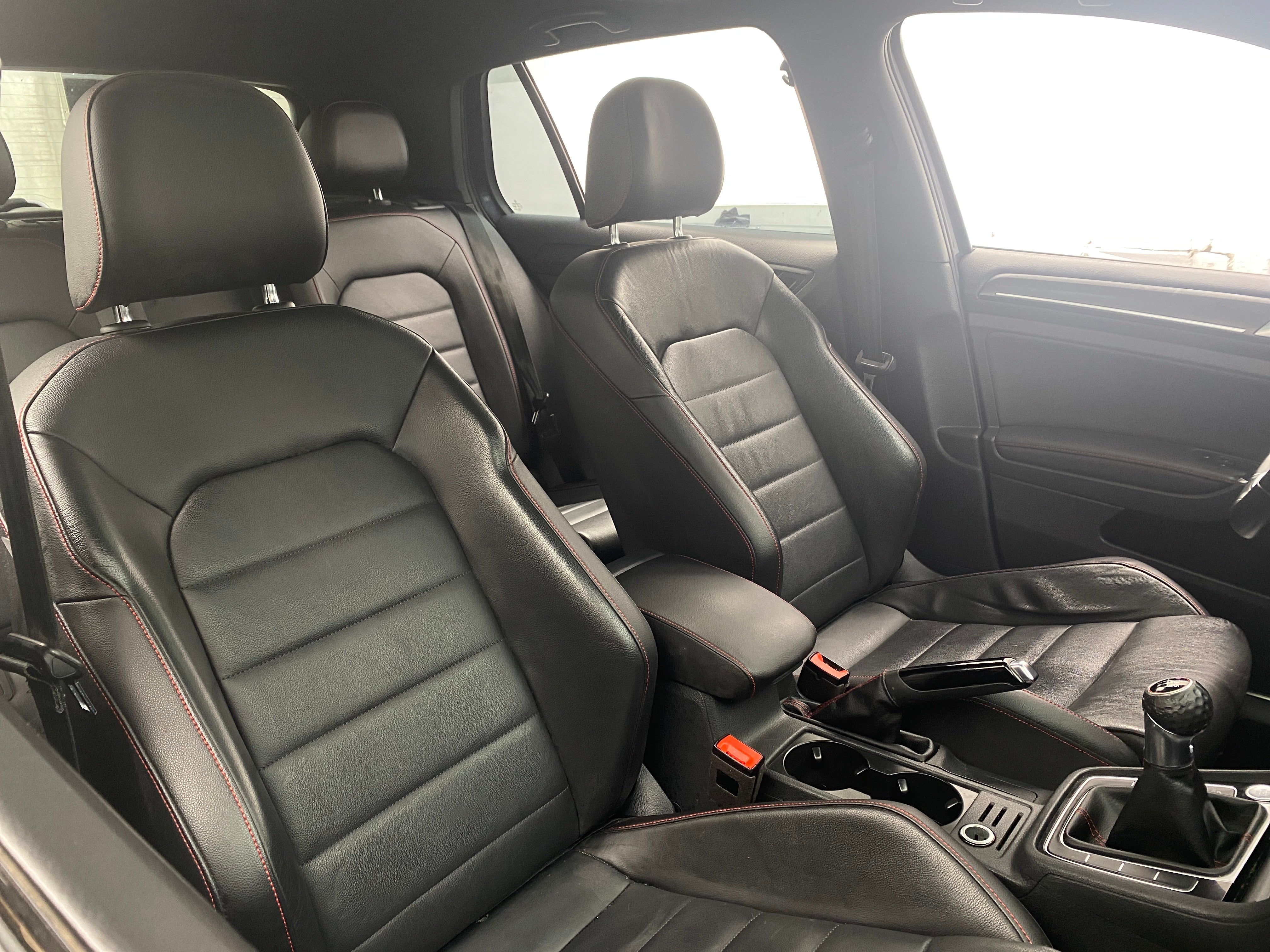 2021 Volkswagen Golf GTI SE 2