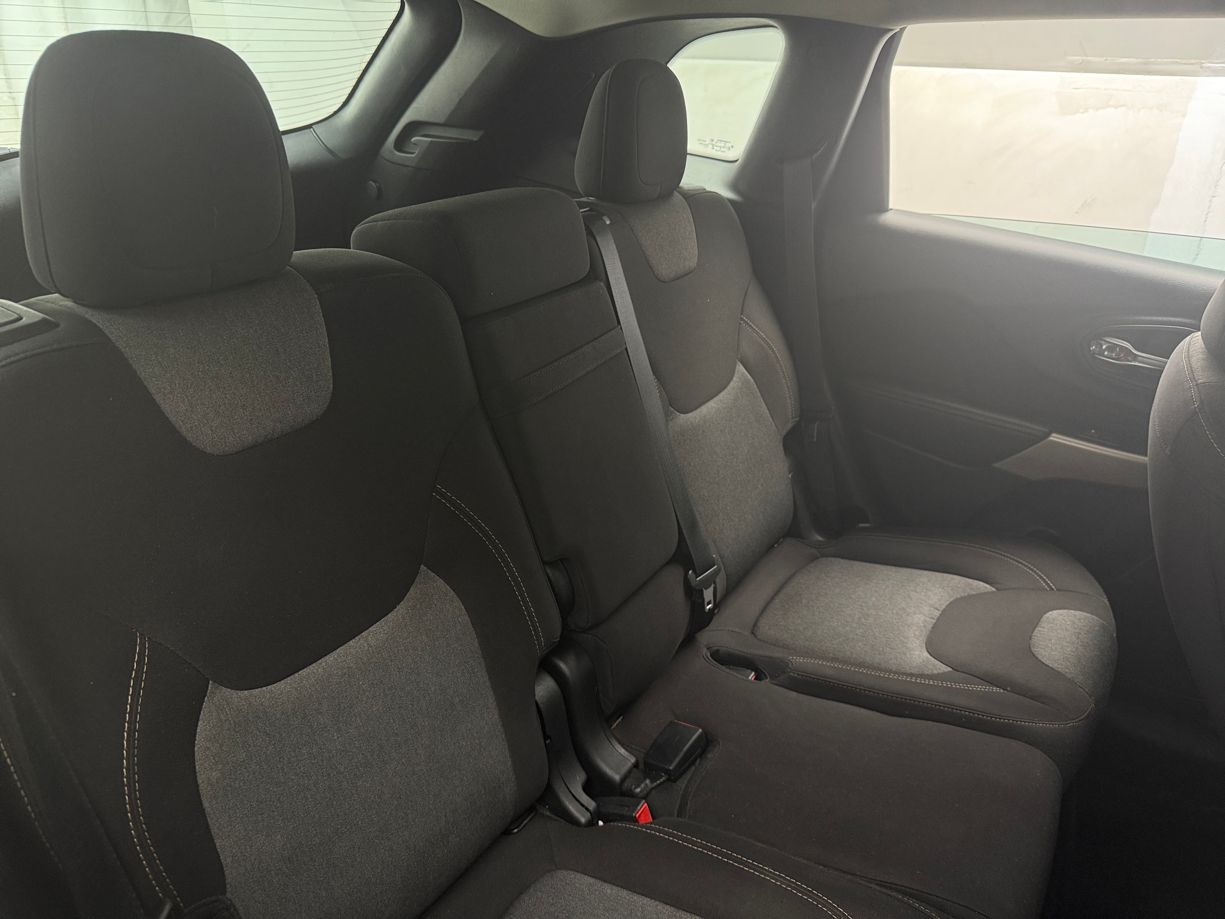 2017 Jeep Cherokee Sport 6