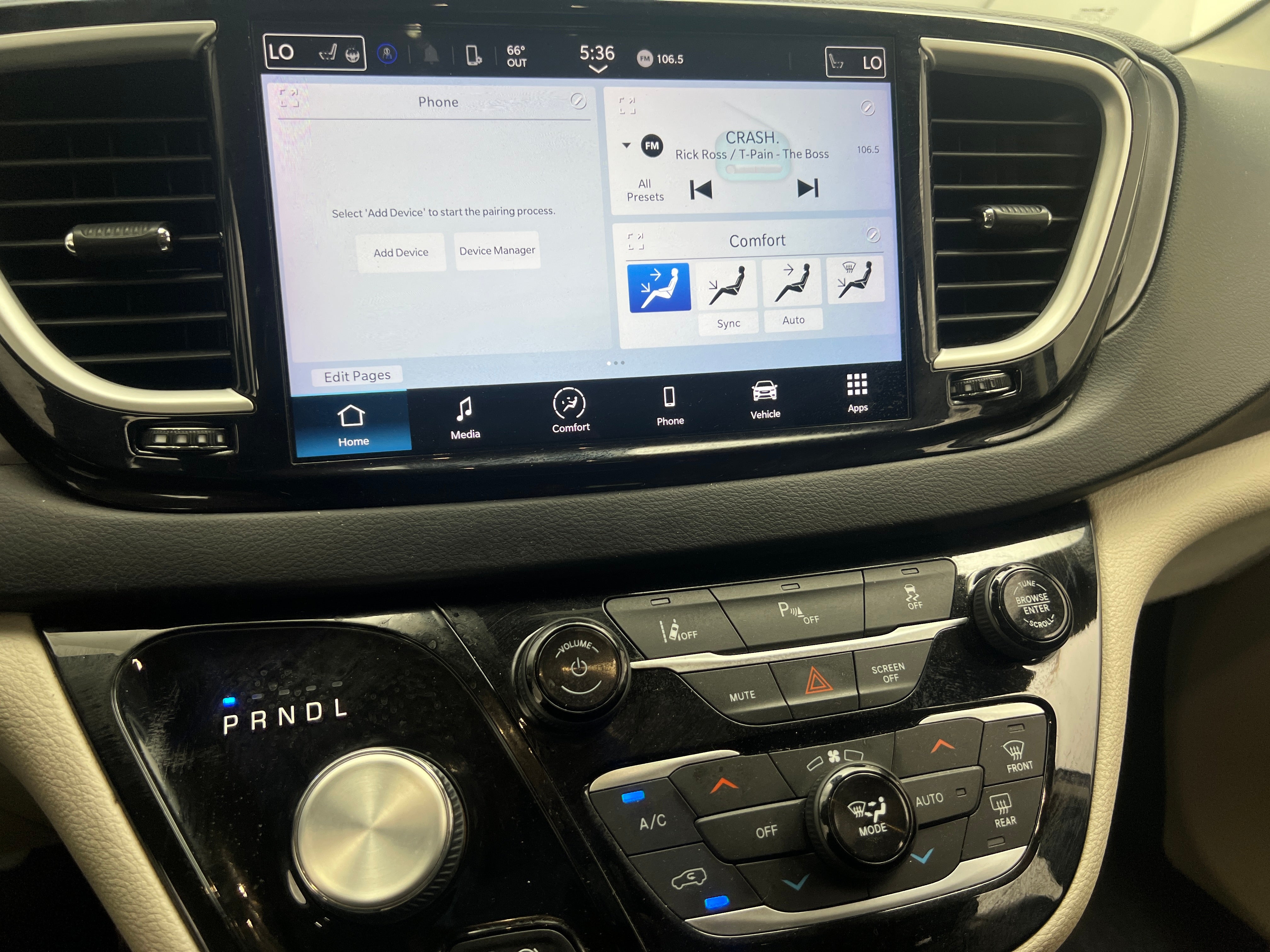 2022 Chrysler Pacifica Hybrid Touring L 4
