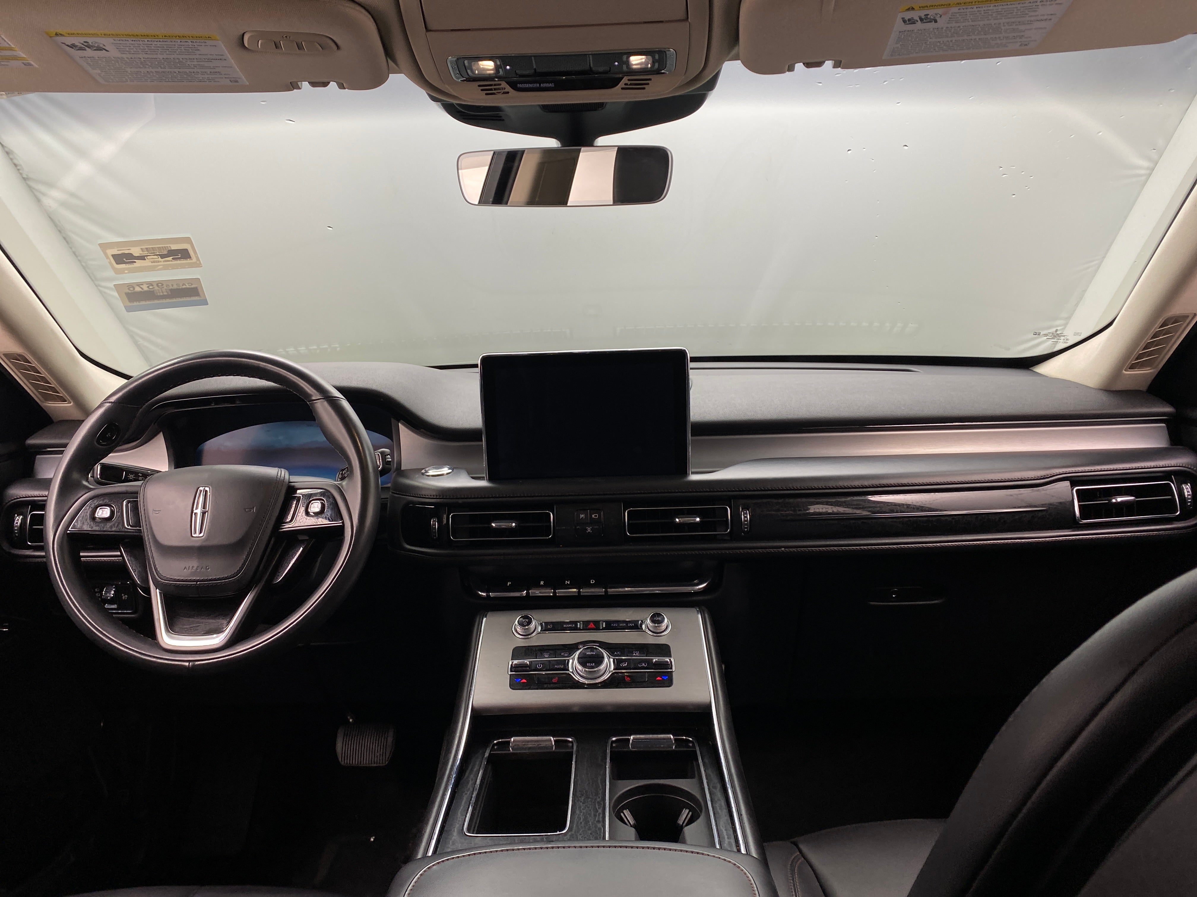 2021 Lincoln Aviator  2