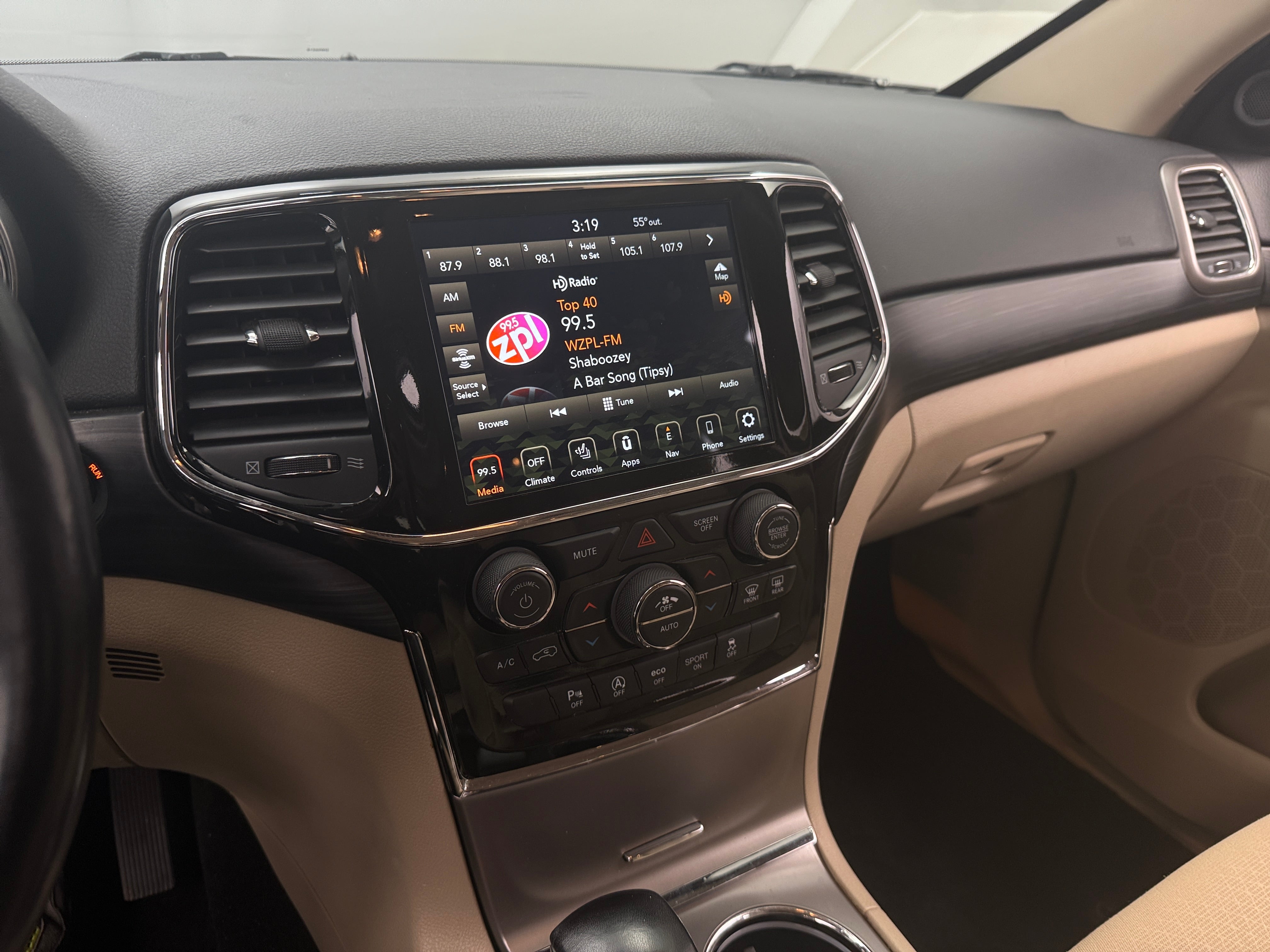 2022 Jeep Grand Cherokee Laredo 4