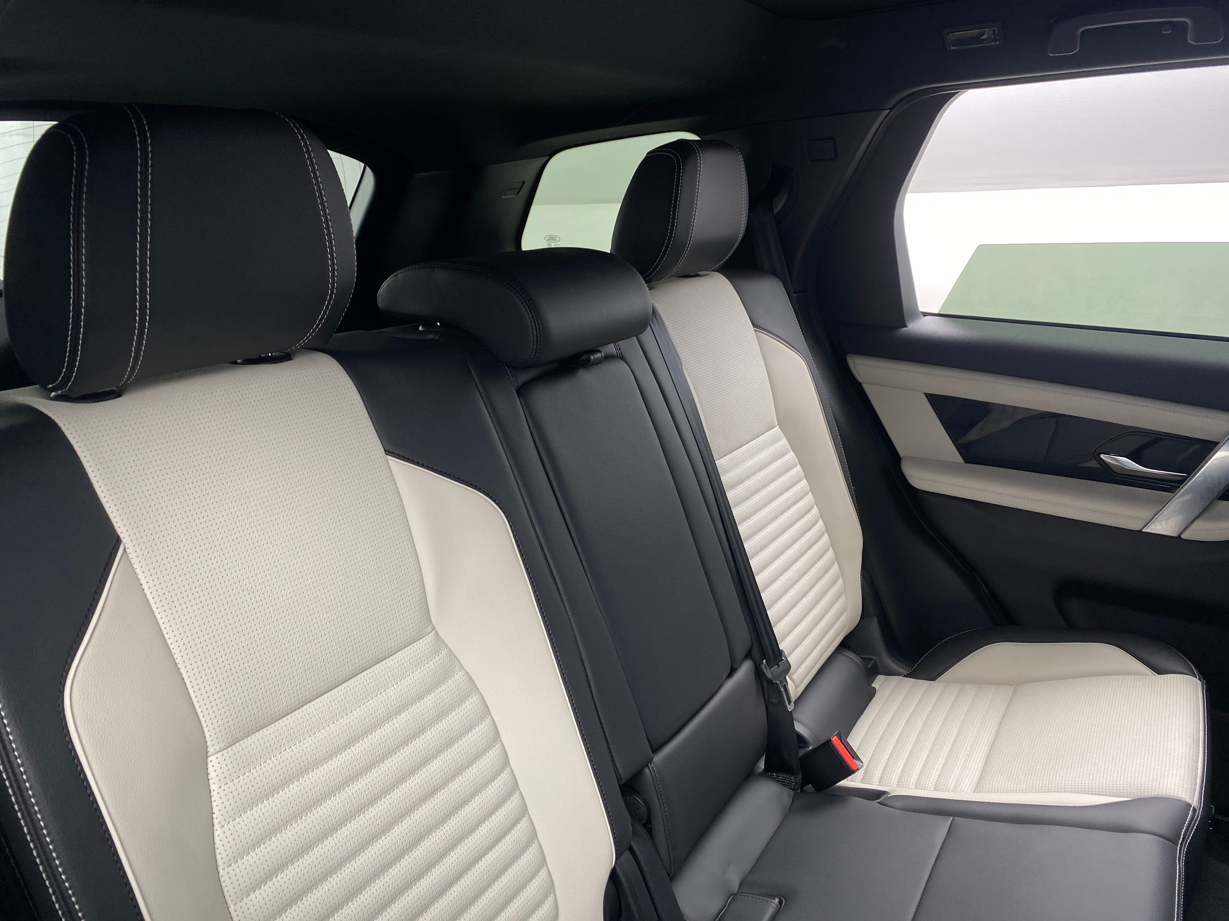 2023 Land Rover Discovery Sport R-Dynamic S 5