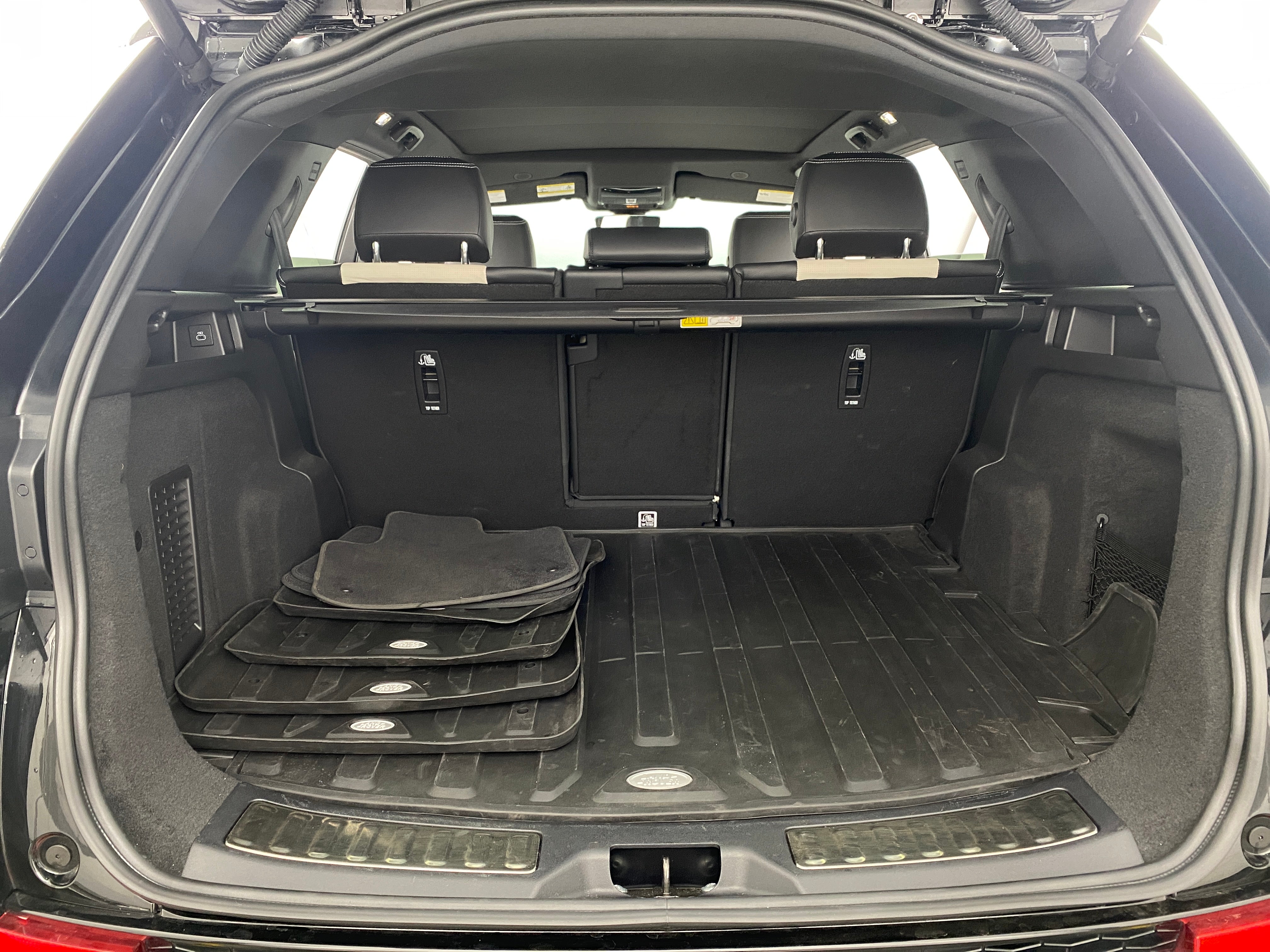2023 Land Rover Discovery Sport R-Dynamic S 6