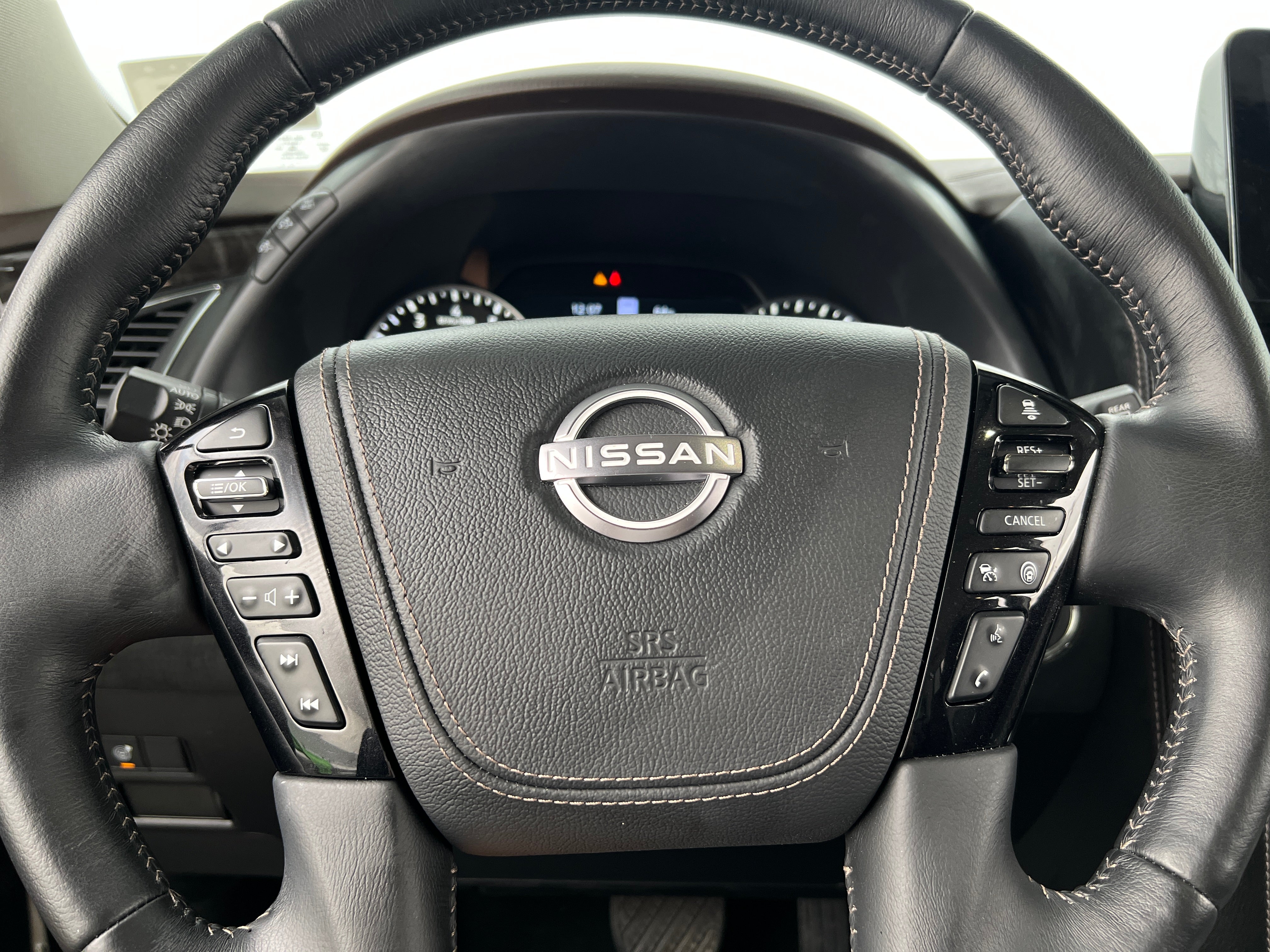 2023 Nissan Armada Platinum Edition 4