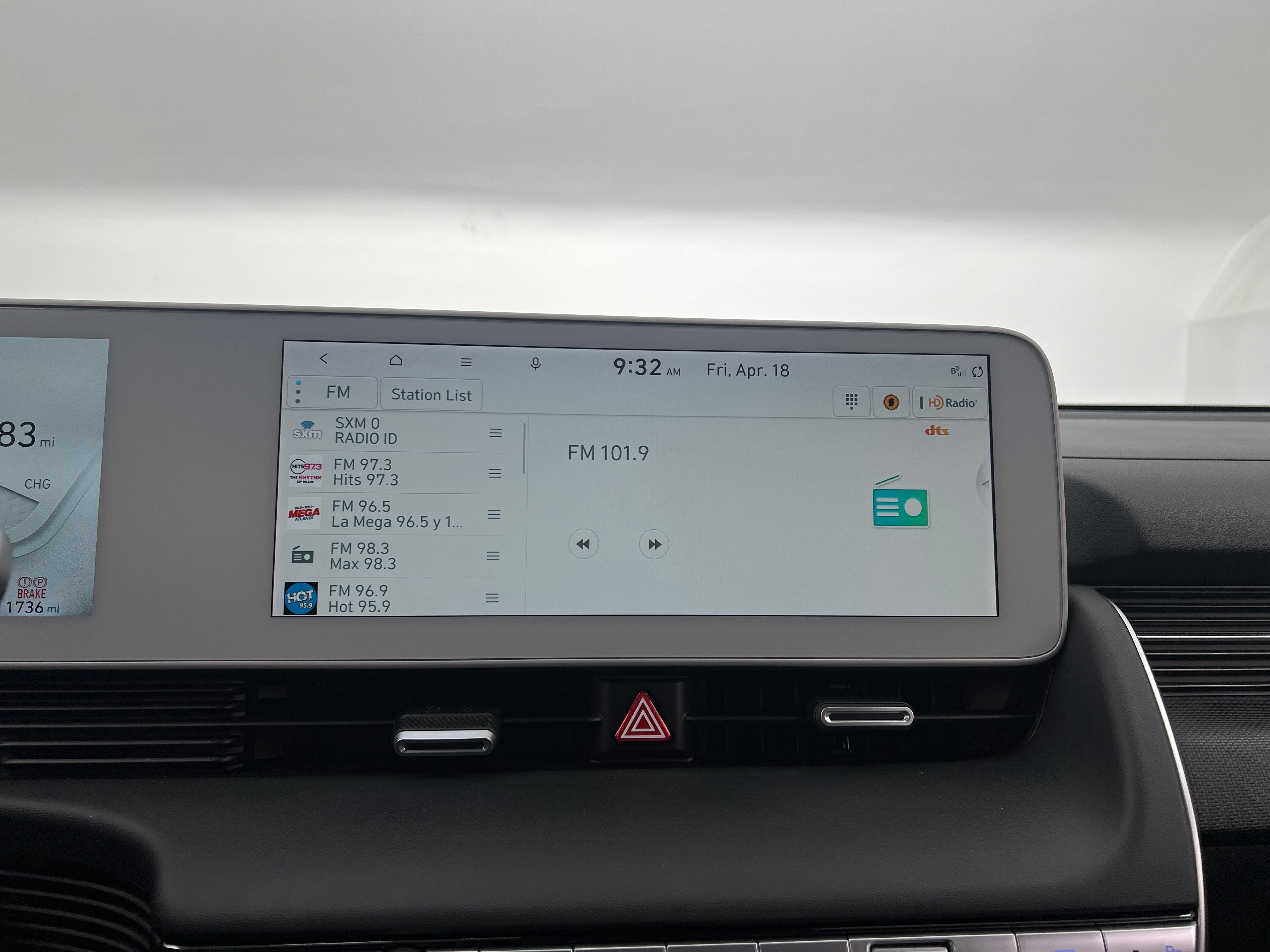 2024 Hyundai Ioniq 5 SE Standard Range 4