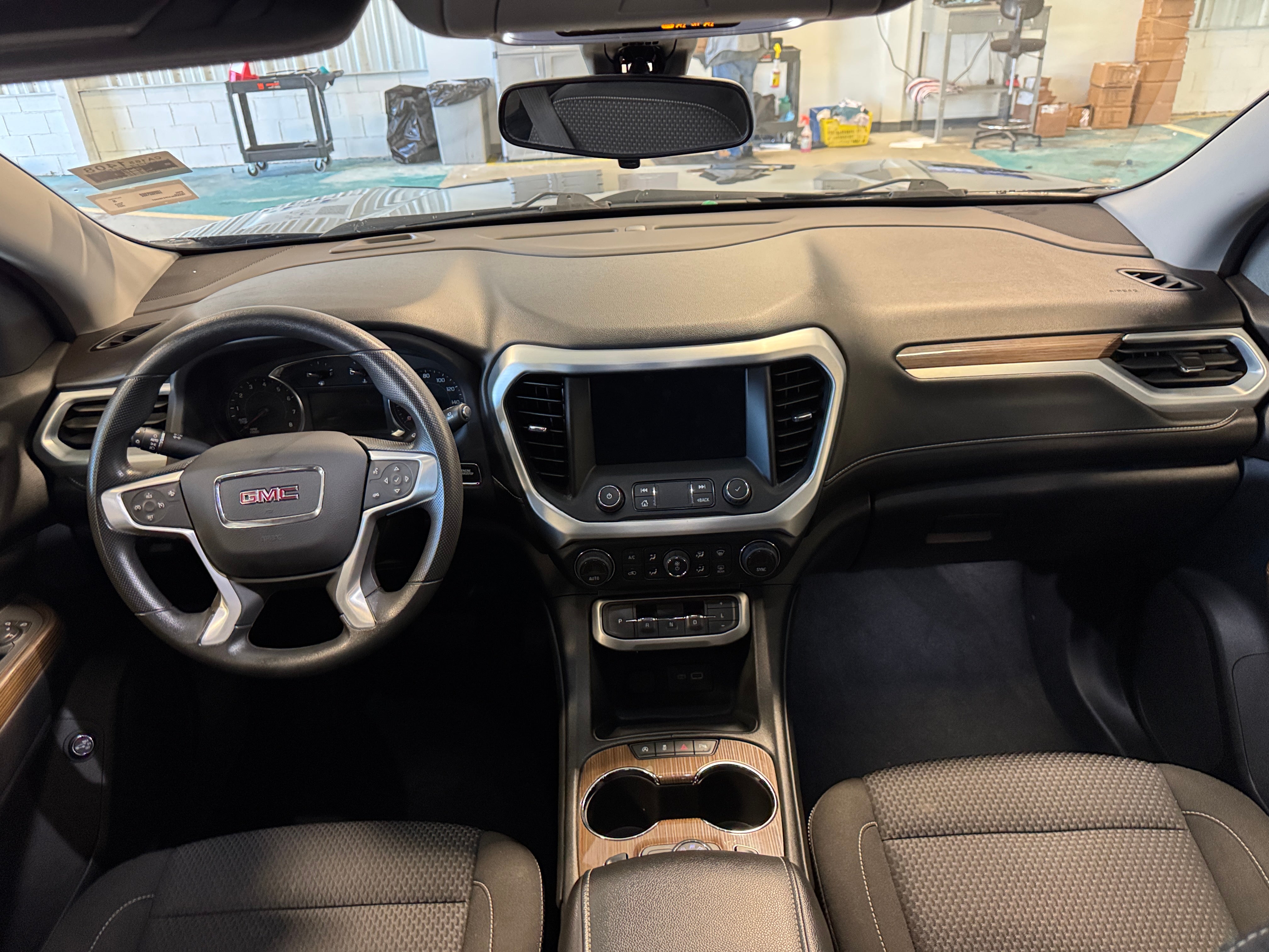 2023 GMC Acadia SLE 3