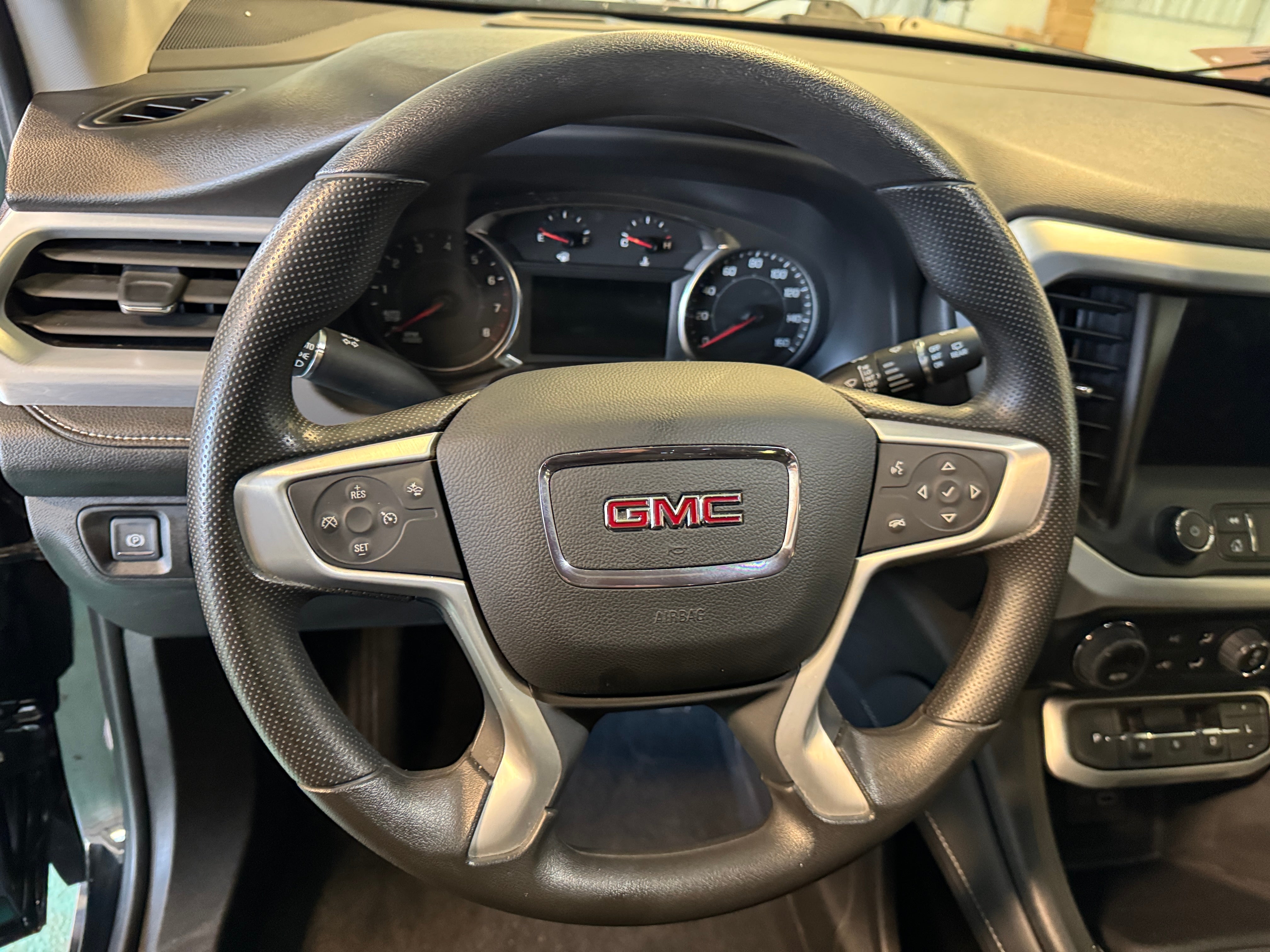 2023 GMC Acadia SLE 5