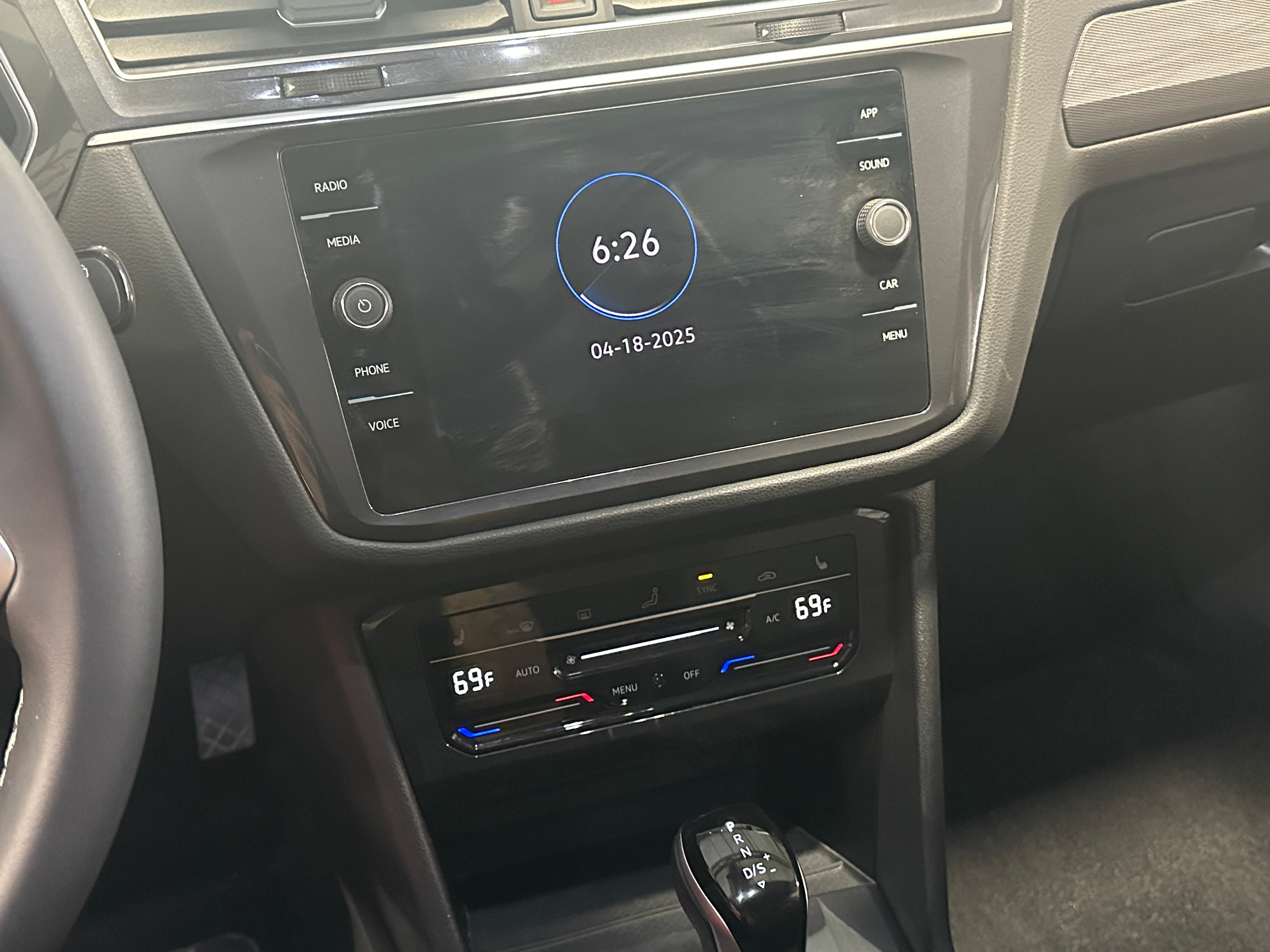 2024 Volkswagen Tiguan SE 3