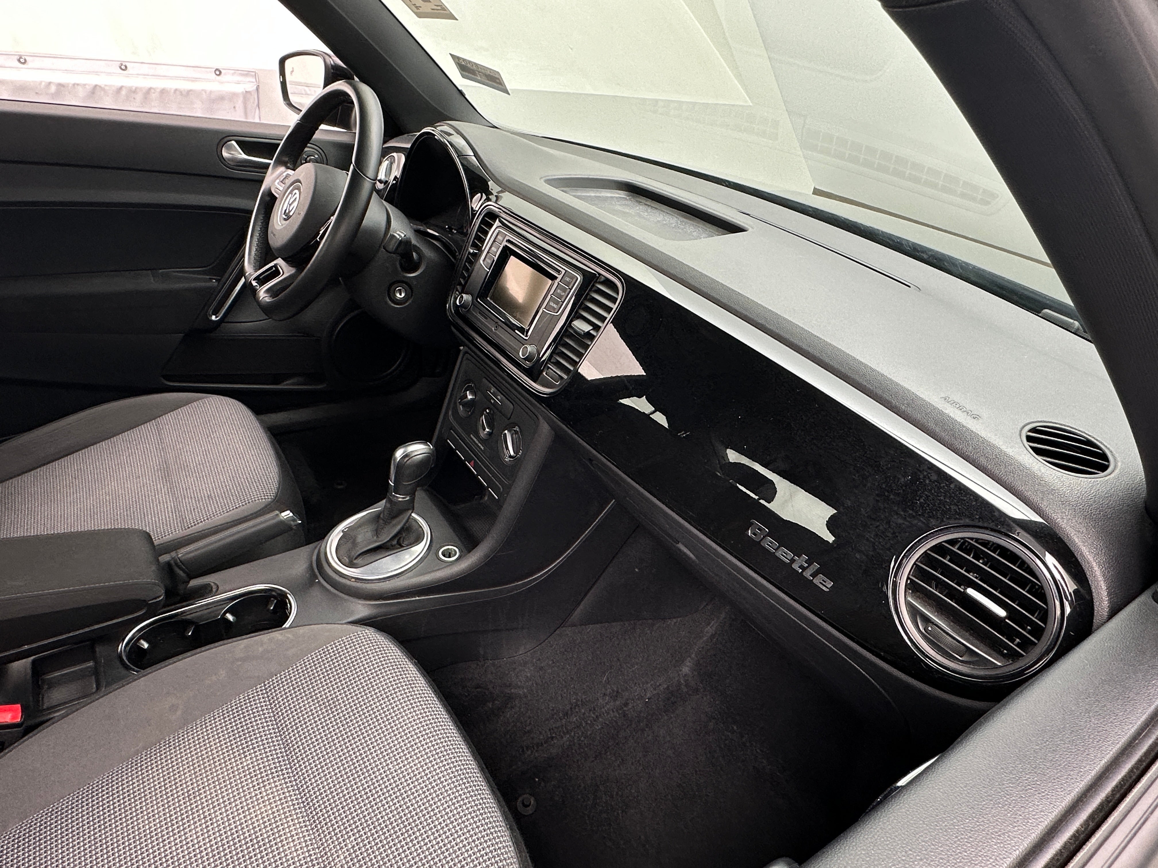 2019 Volkswagen Beetle S 3