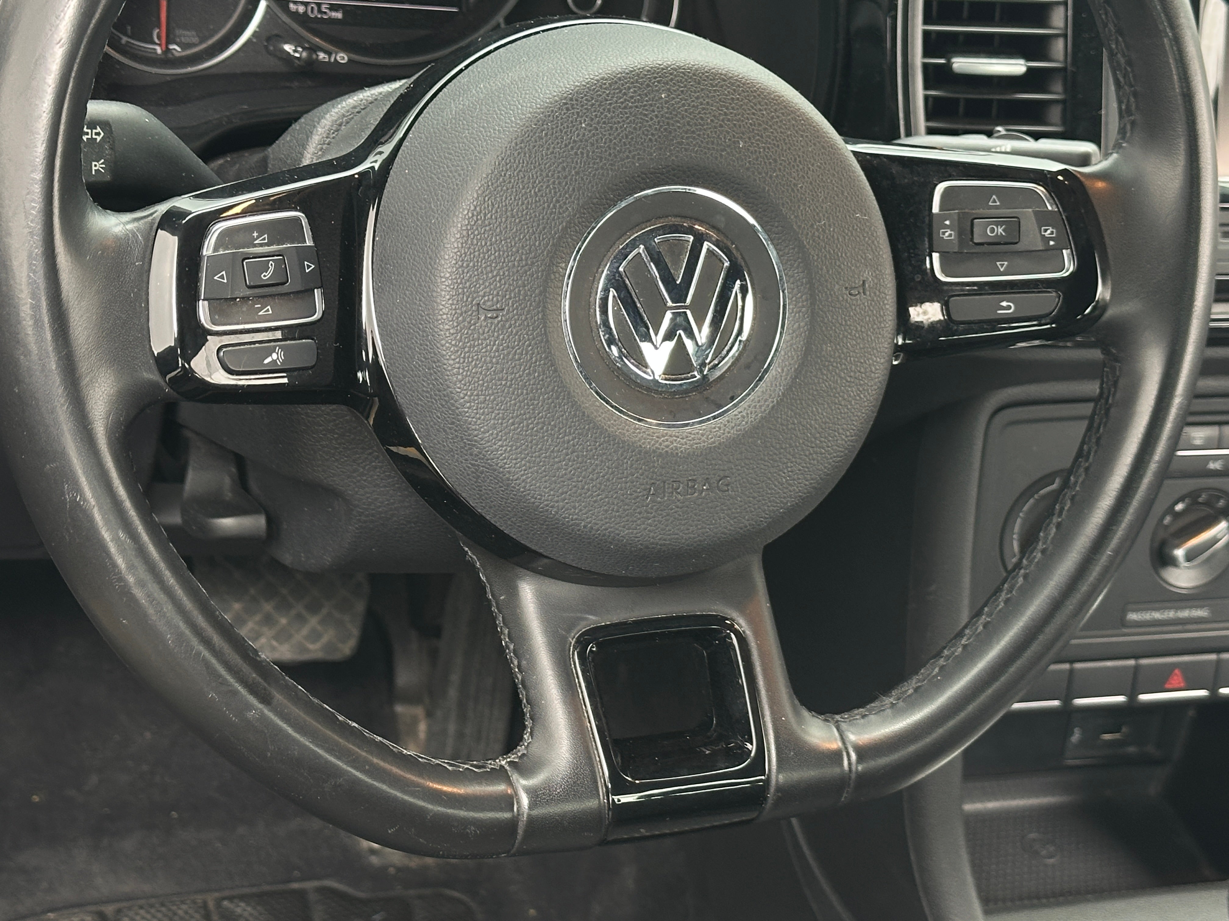 2019 Volkswagen Beetle S 5