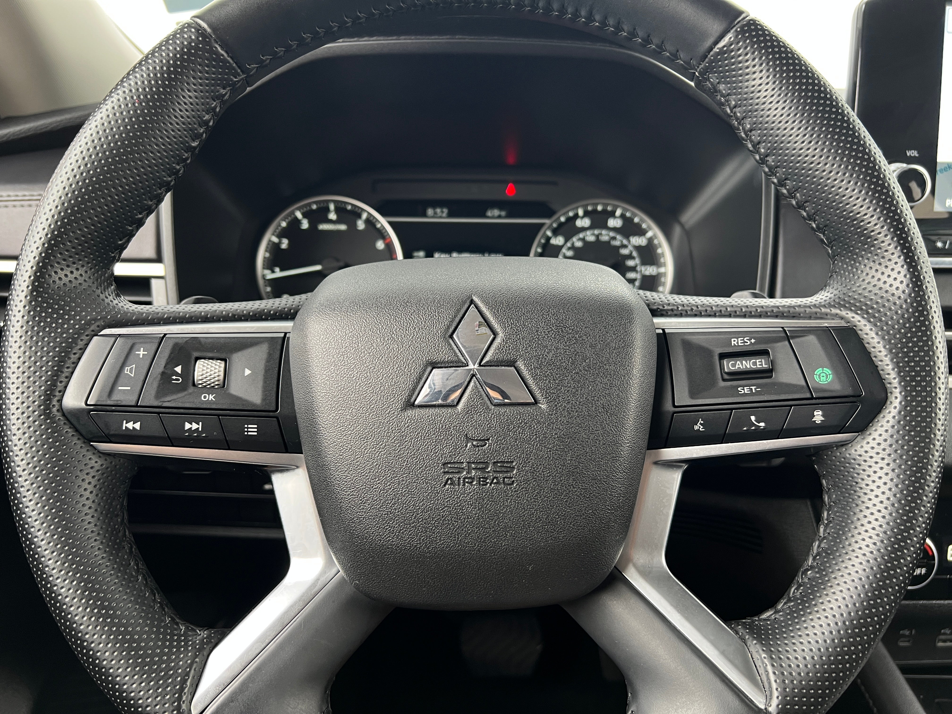 2024 Mitsubishi Outlander SE 4
