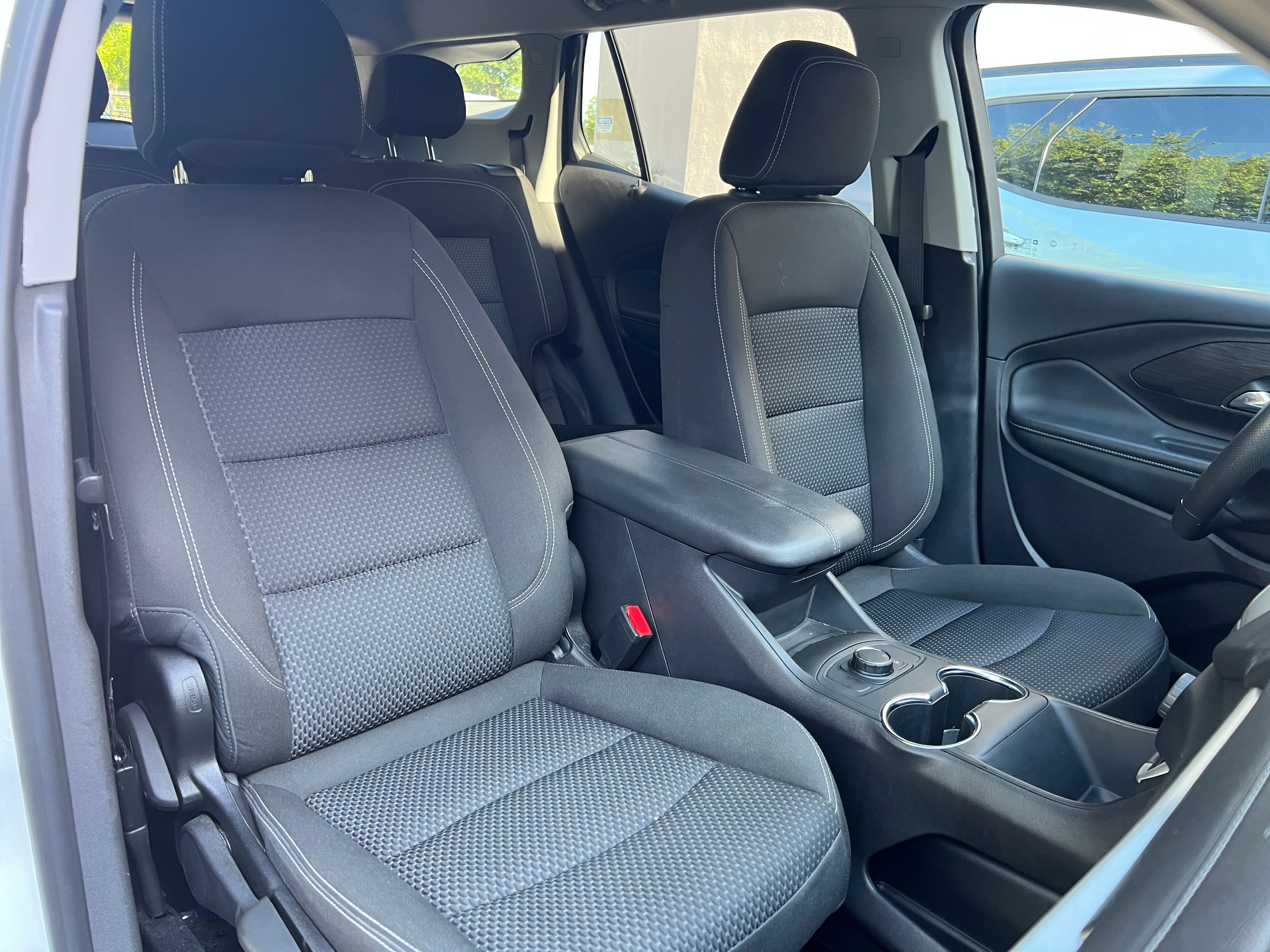 2024 GMC Terrain SLE 2