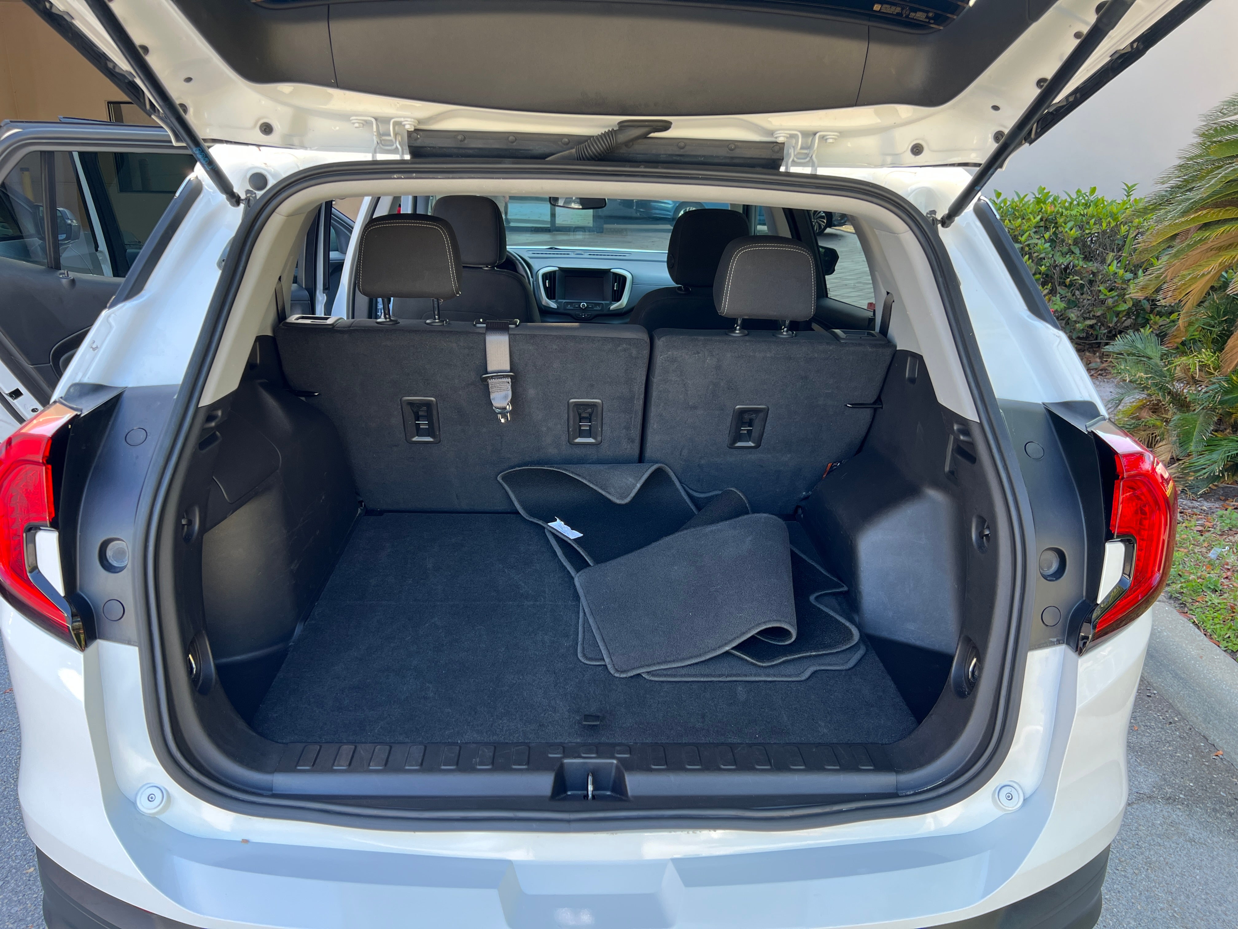 2024 GMC Terrain SLE 4