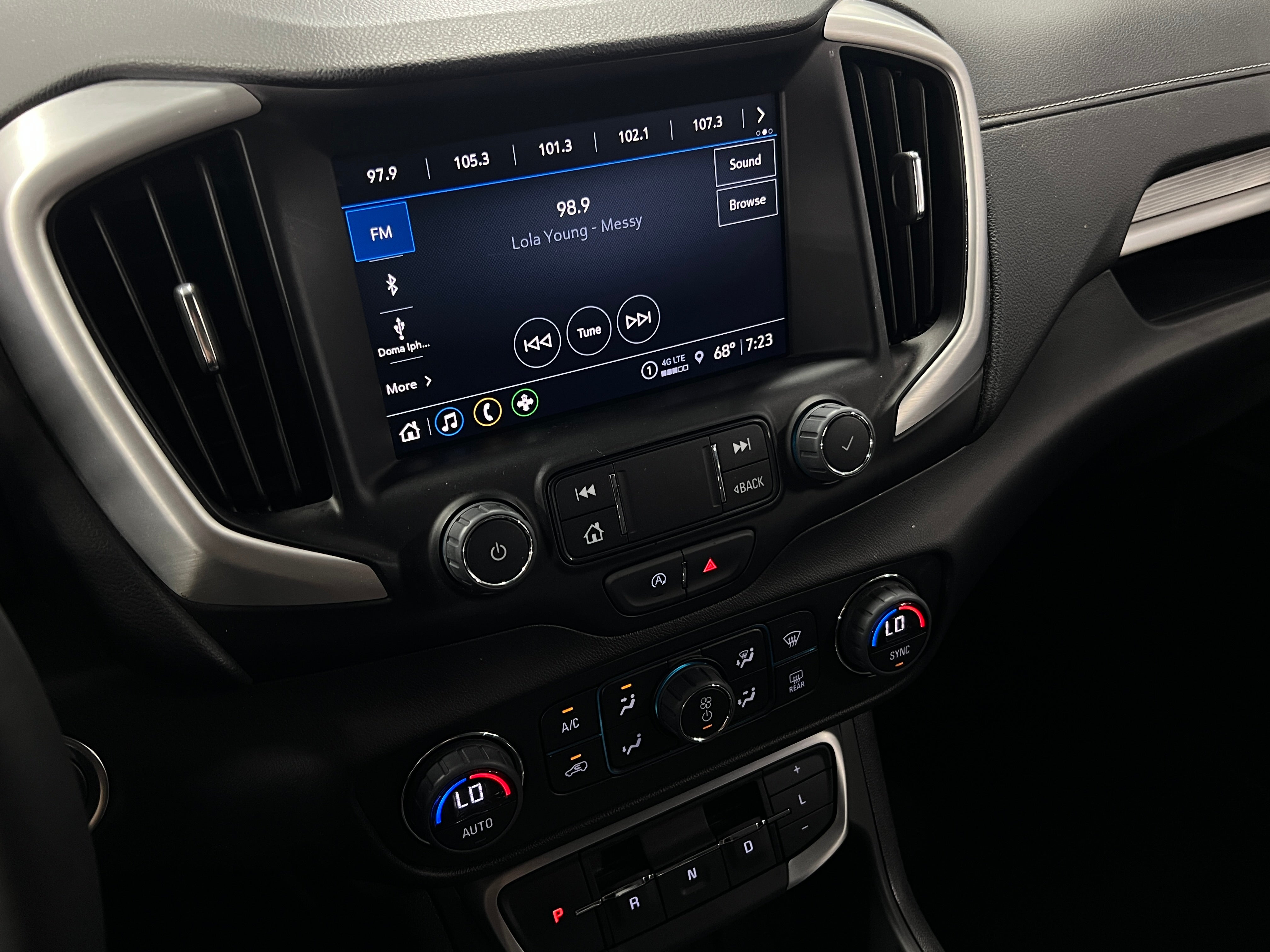 2024 GMC Terrain SLT 3