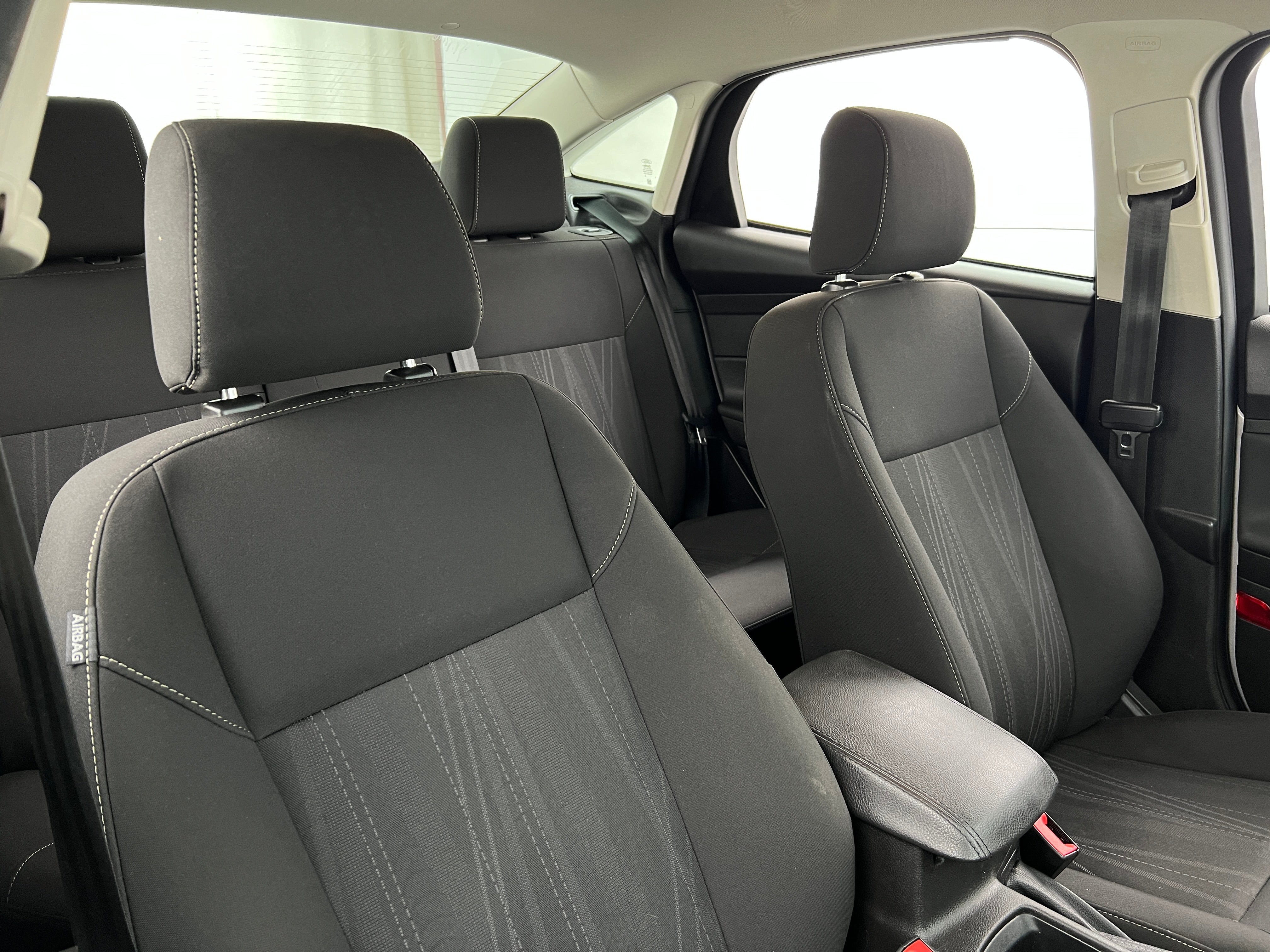 2017 Ford Focus SE 2