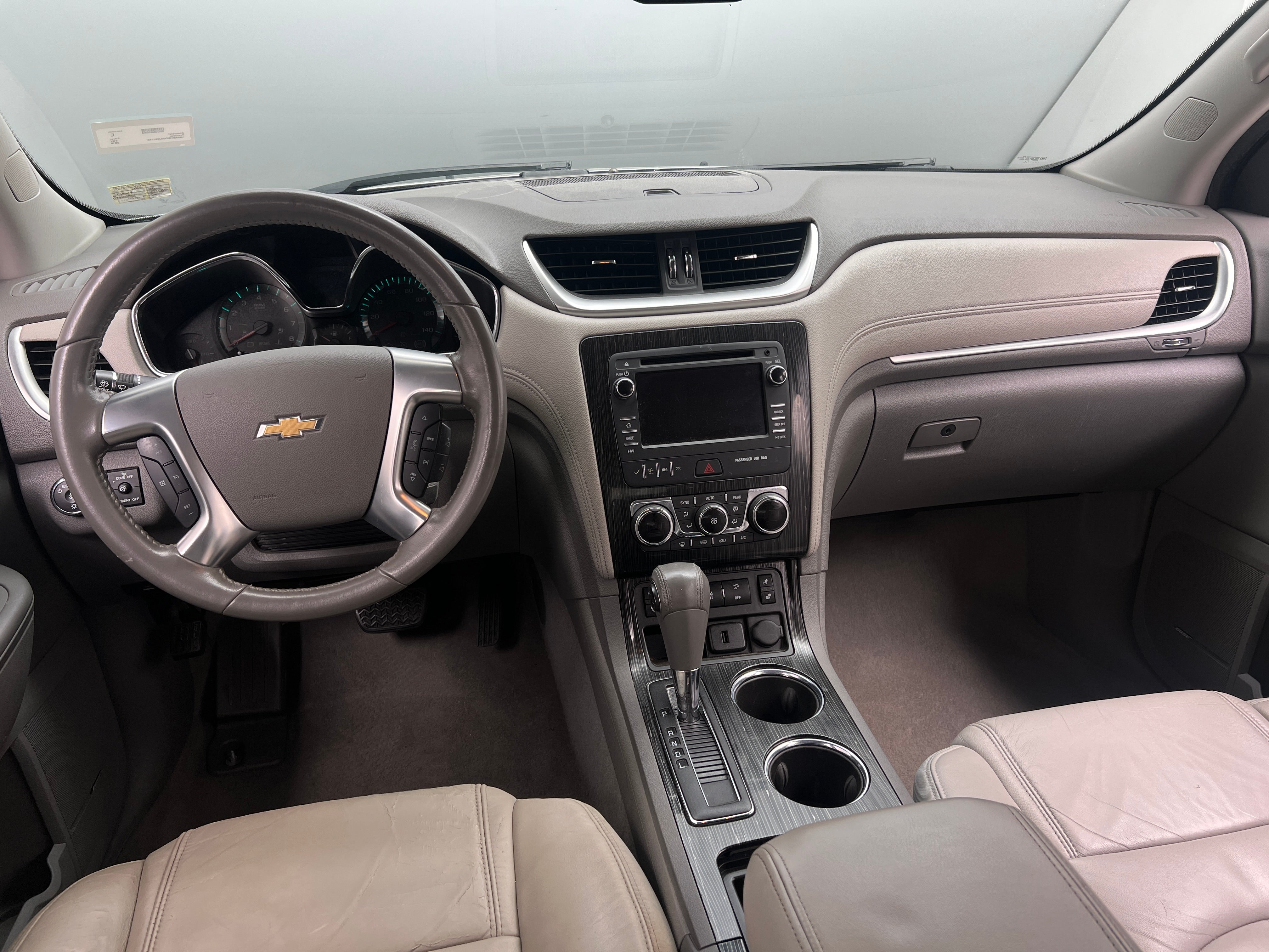 2016 Chevrolet Traverse LT 2