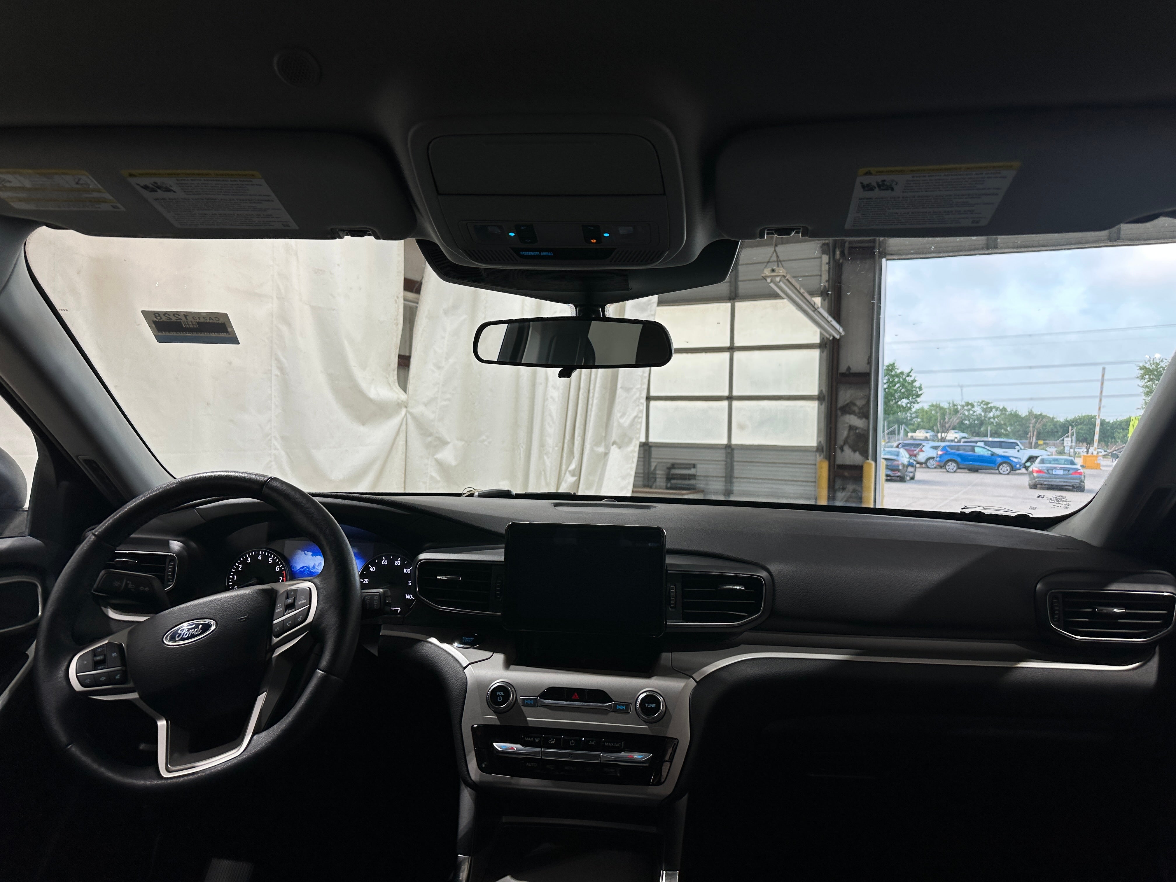 2024 Ford Explorer XLT 2