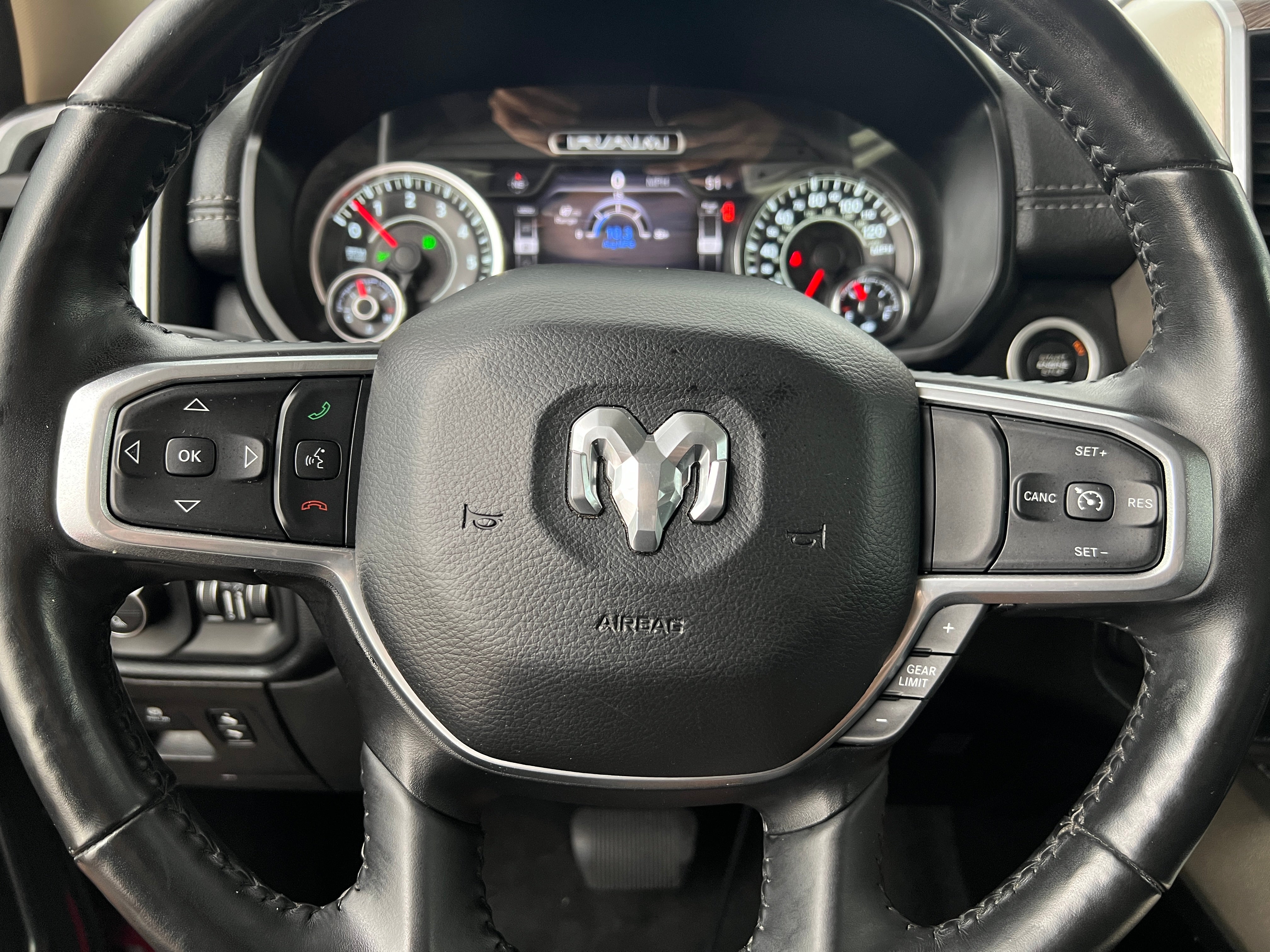 2020 RAM 1500 Laramie 4