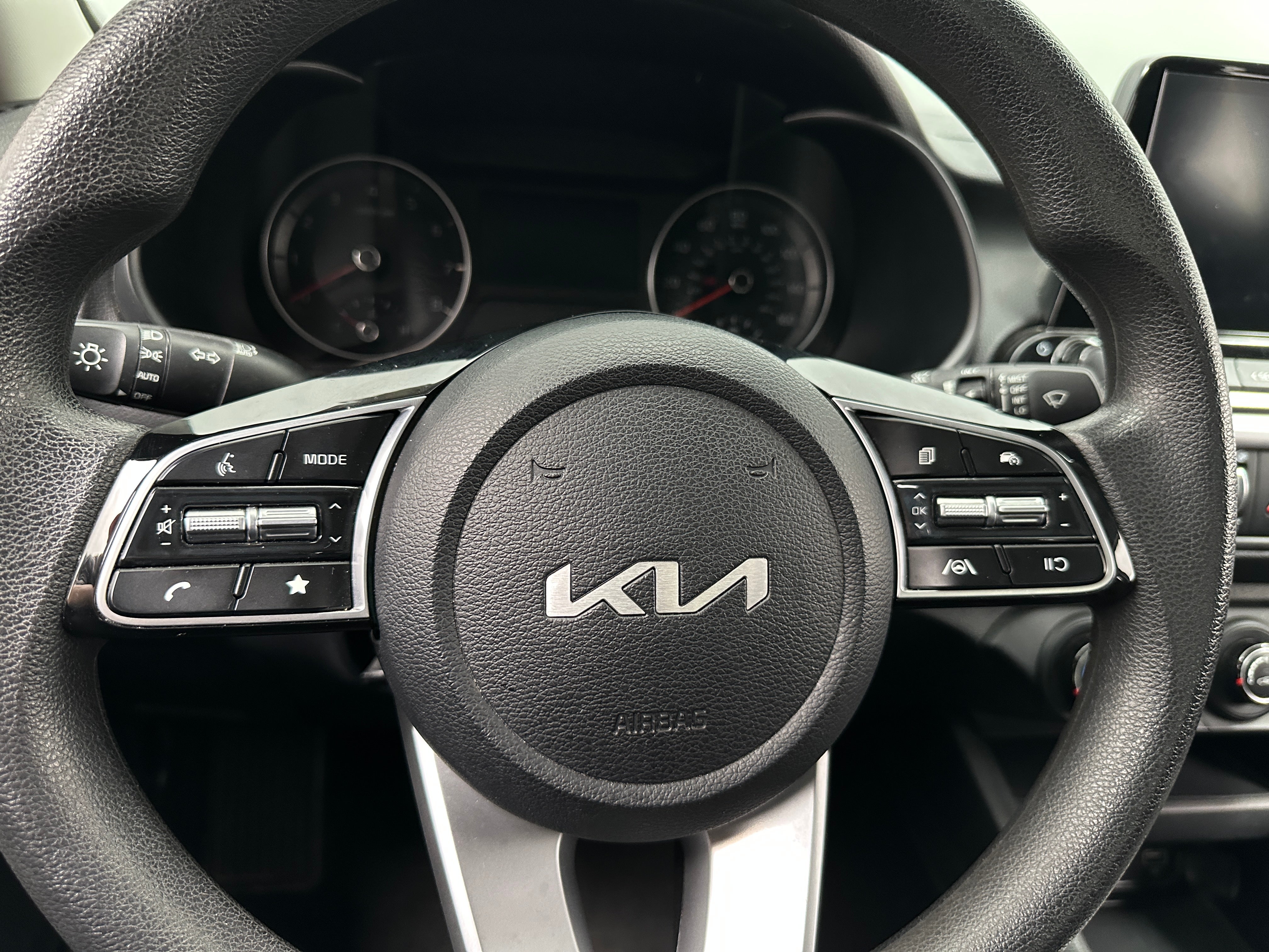 2024 Kia Forte LXS 5