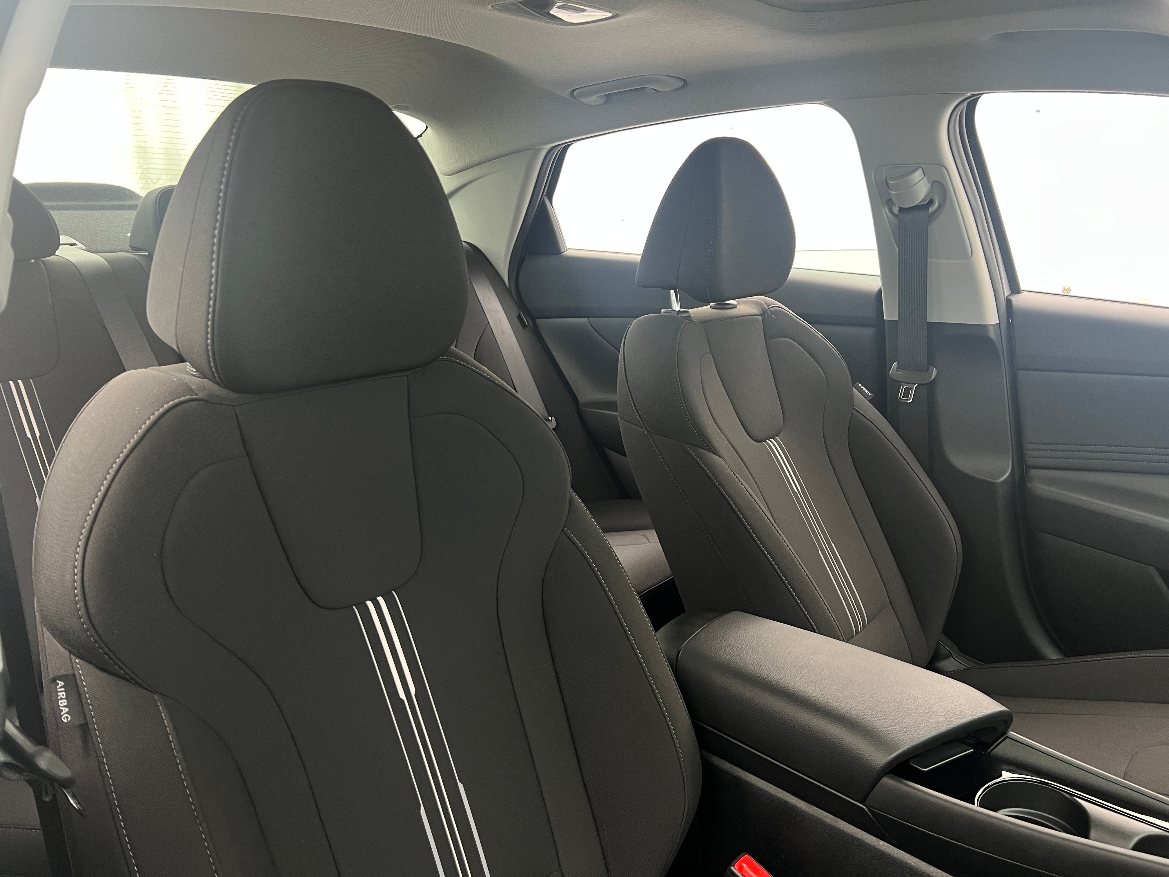 2025 Hyundai Elantra SEL 2